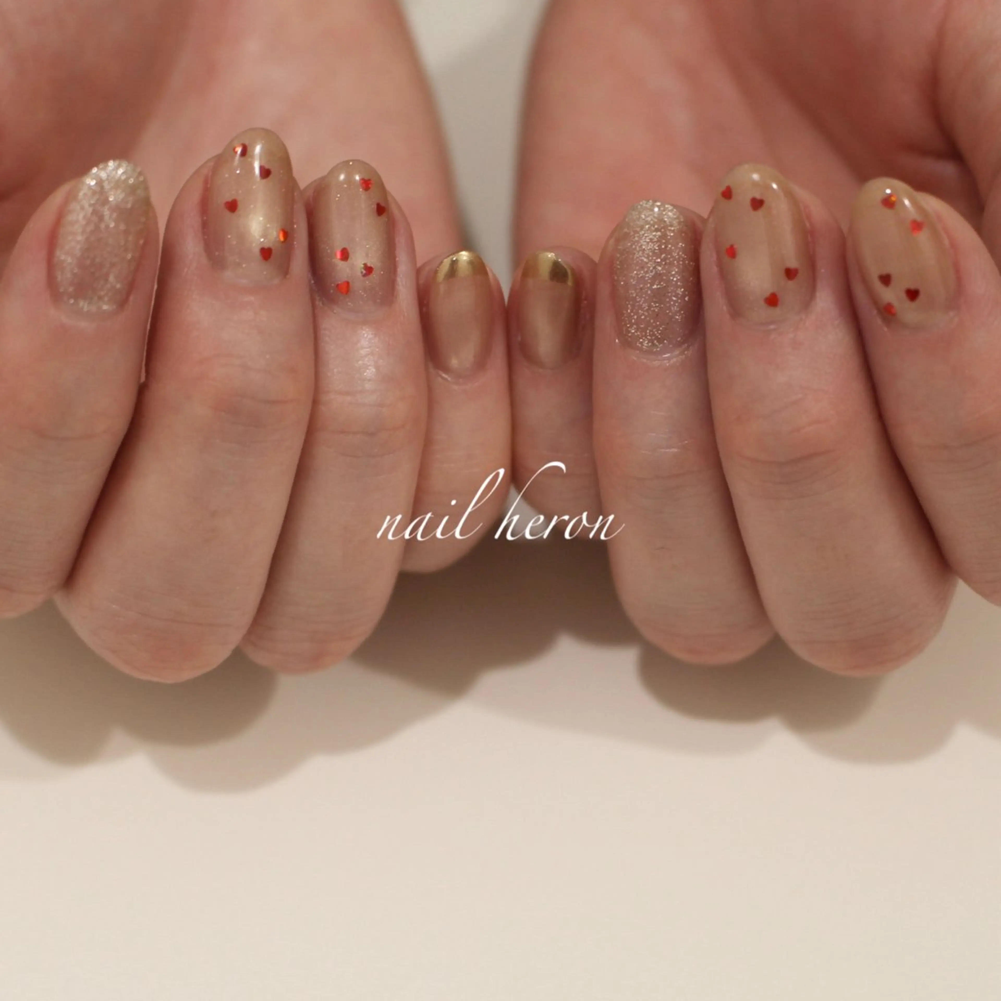 ネイル ハート ホログラムネイル ハンドネイル saki_ nail heronのネイルデザイン