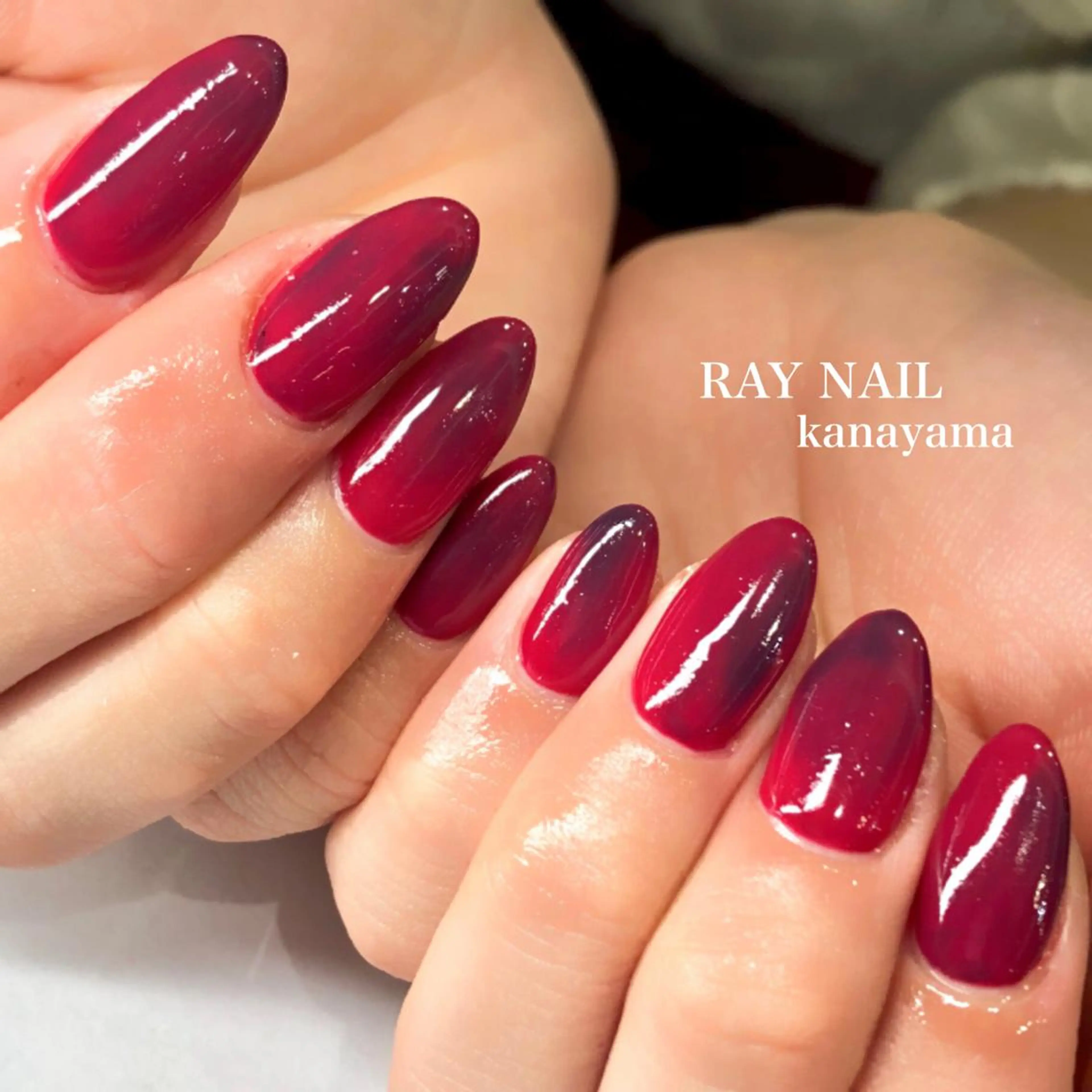 ネイル ニュアンスネイル 赤色 Arowa 伊田のネイルデザイン
