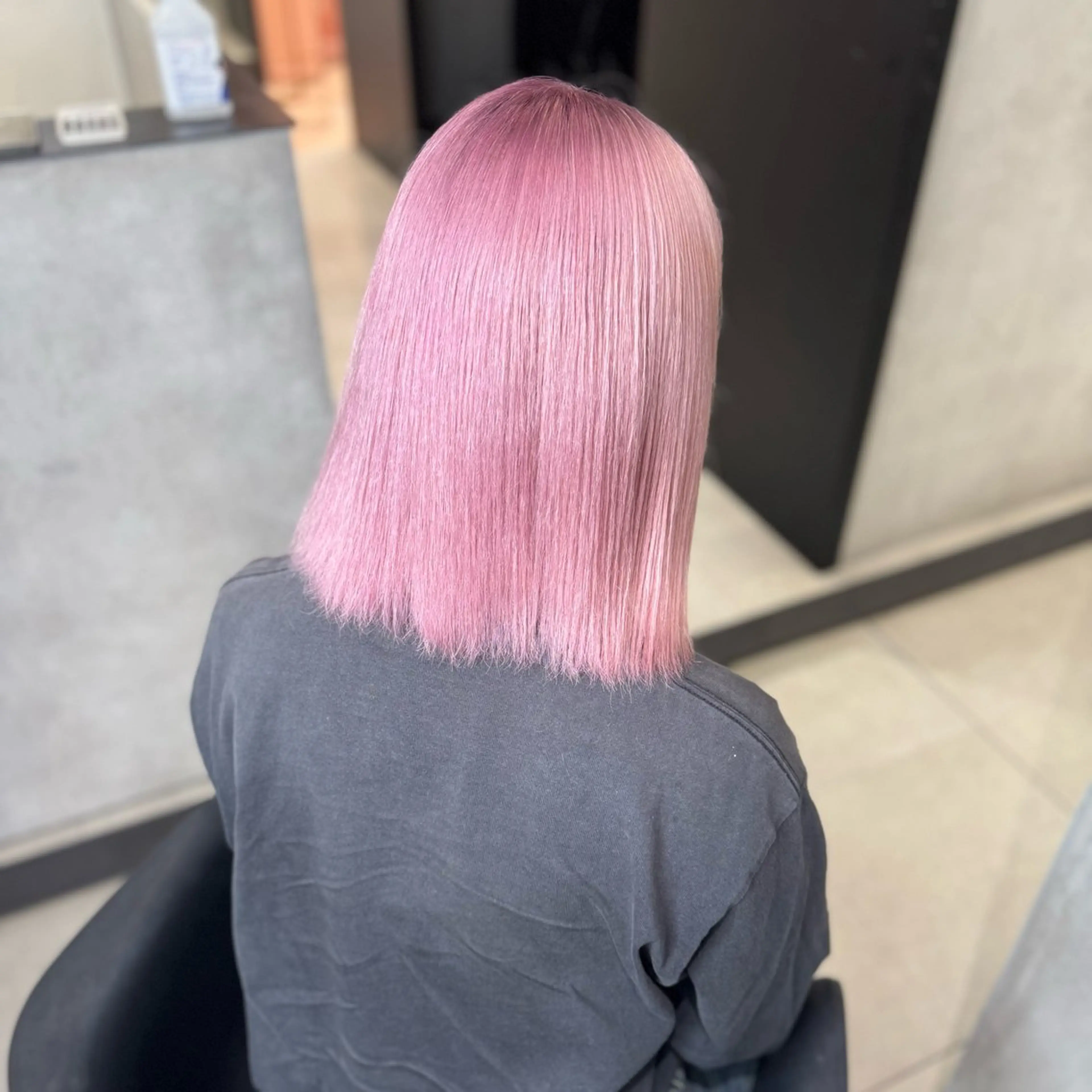 ミディアム カラー ブリーチ ピンクカラー 大阪 梅田/ ハイトーン/エクステのヘアスタイル