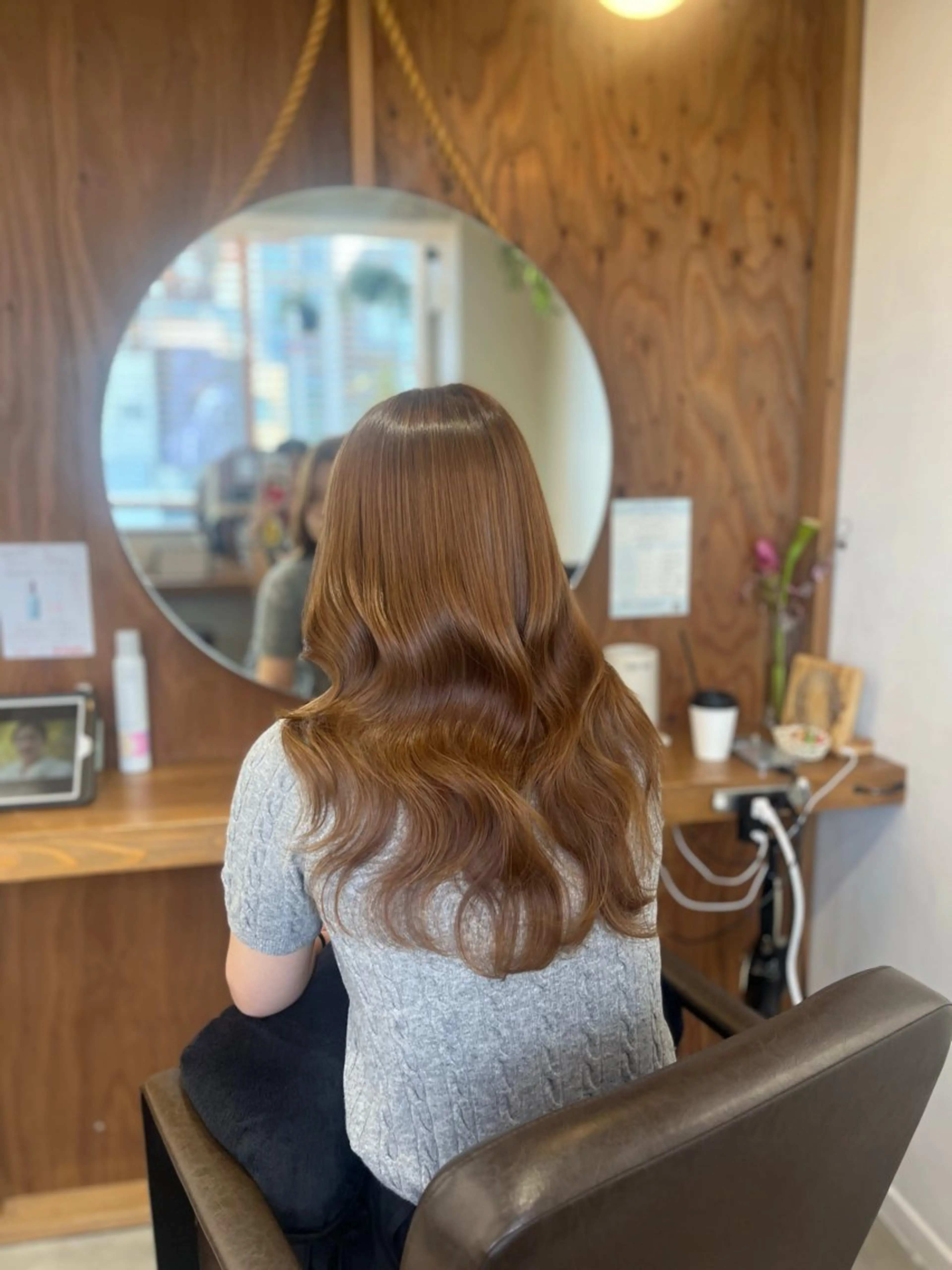 ロング 塩川ももこ/ 自然な縮毛矯正のヘアスタイル