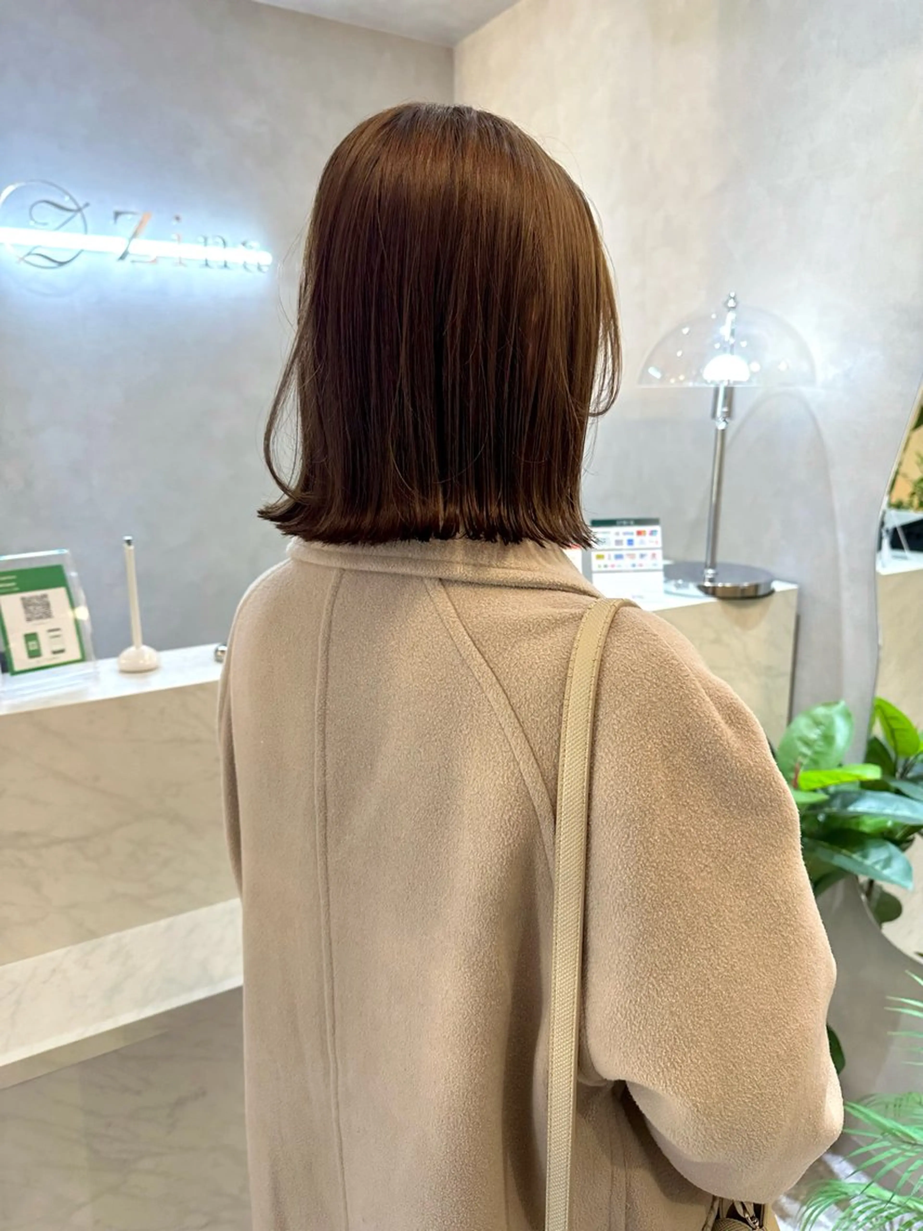ミディアム カラー ベージュカラー ブラウンカラー ボブ 外ハネヘア カット ヘアカラー トリートメント レイヤー/ボブ/ 顔周り/yukinaのヘアスタイル
