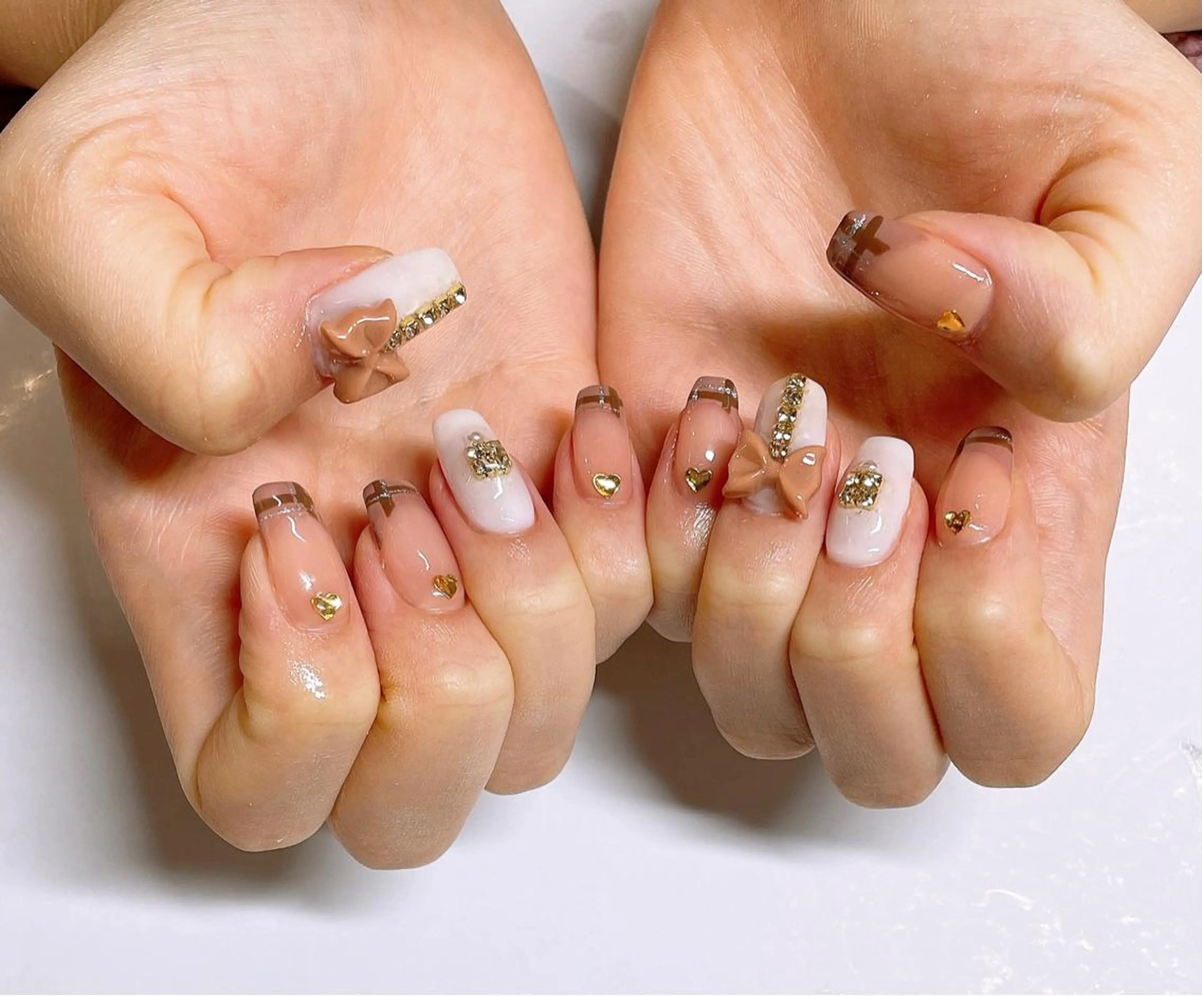 ネイル ハンドネイル VIERU 🌈🎀💖のネイルデザイン