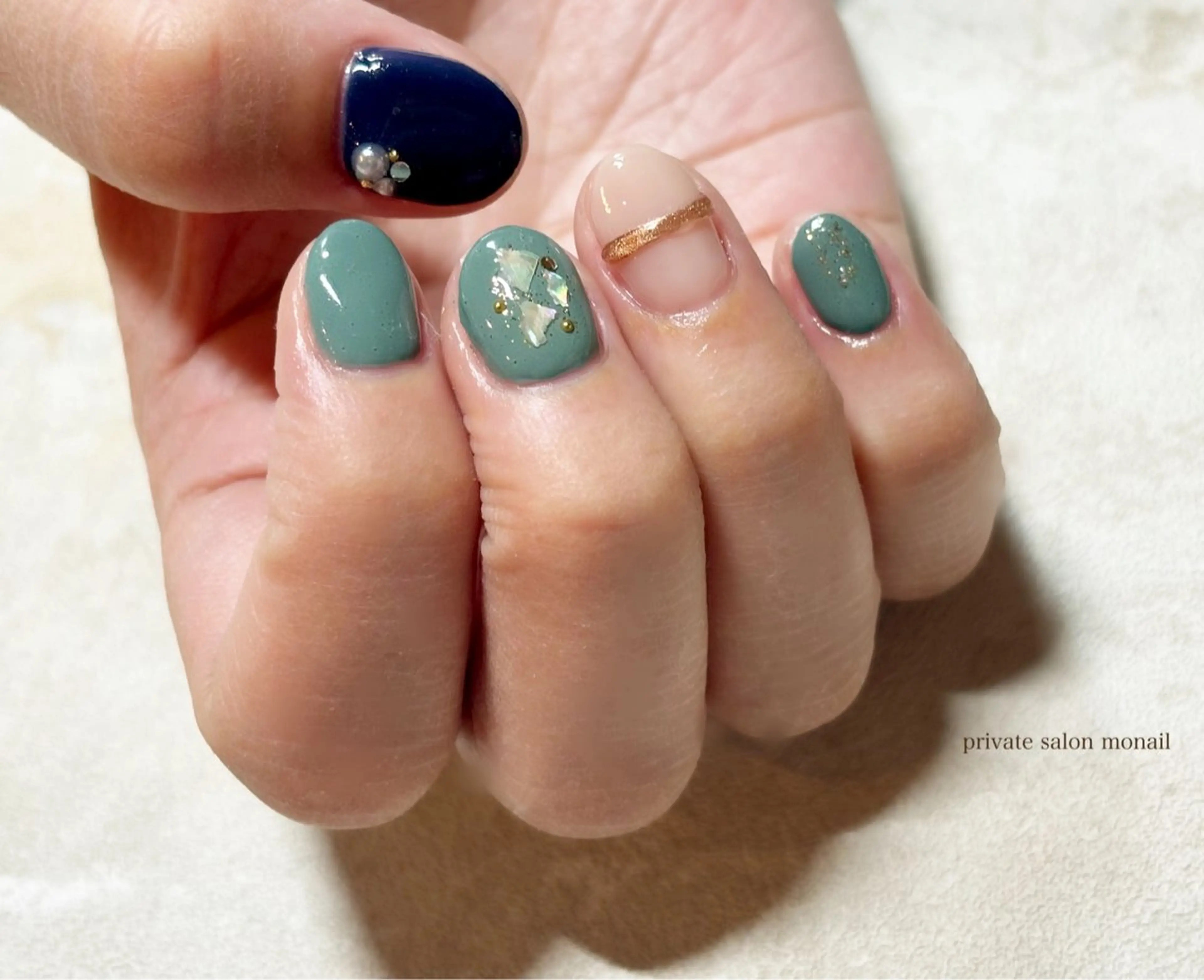 ネイル グリーン ハンドネイル nail salon monailのネイルデザイン