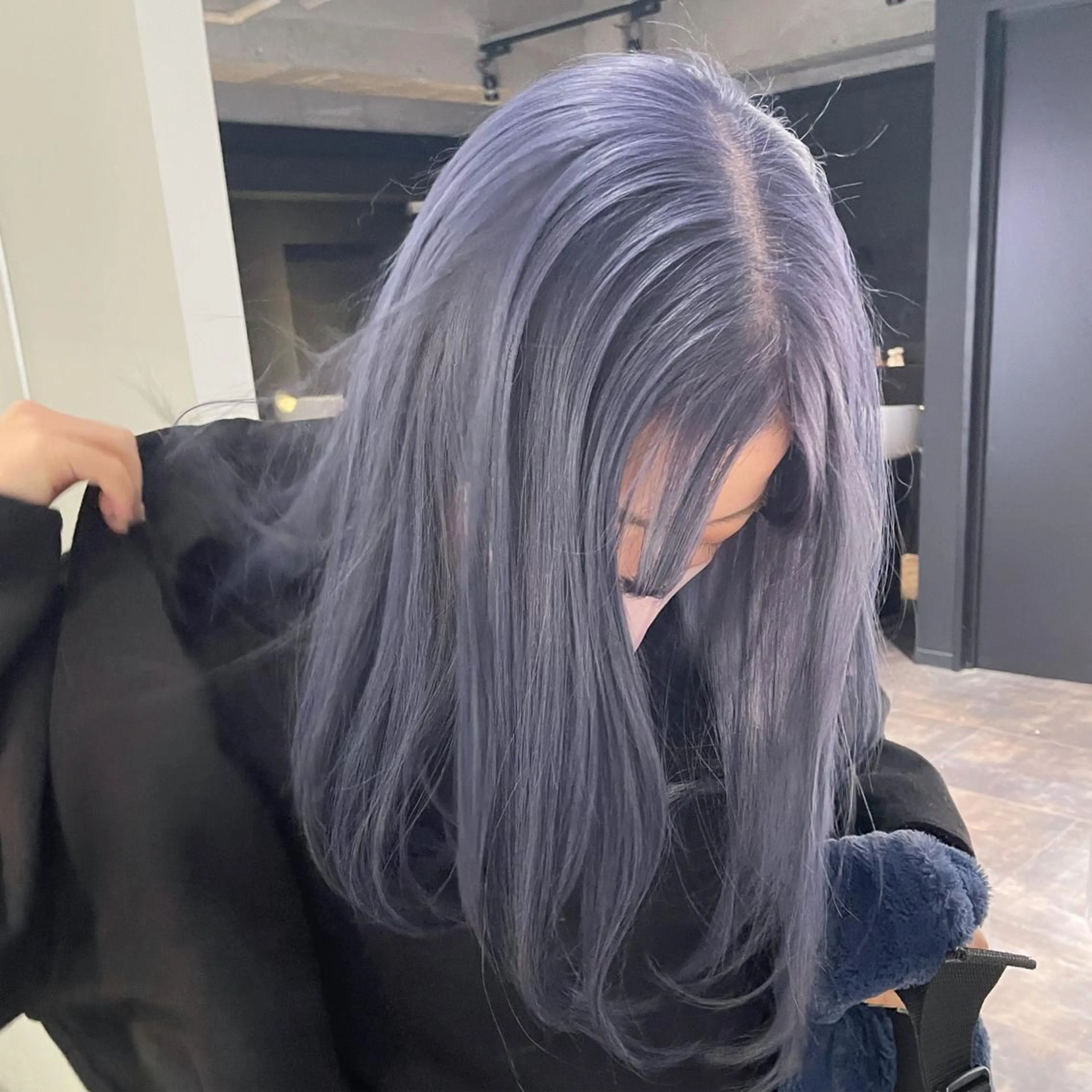 セミロング カラー ブルーカラー ブルーラベンダー ラベンダーカラー 女性艶髪マンツーマン YUKIのヘアスタイル