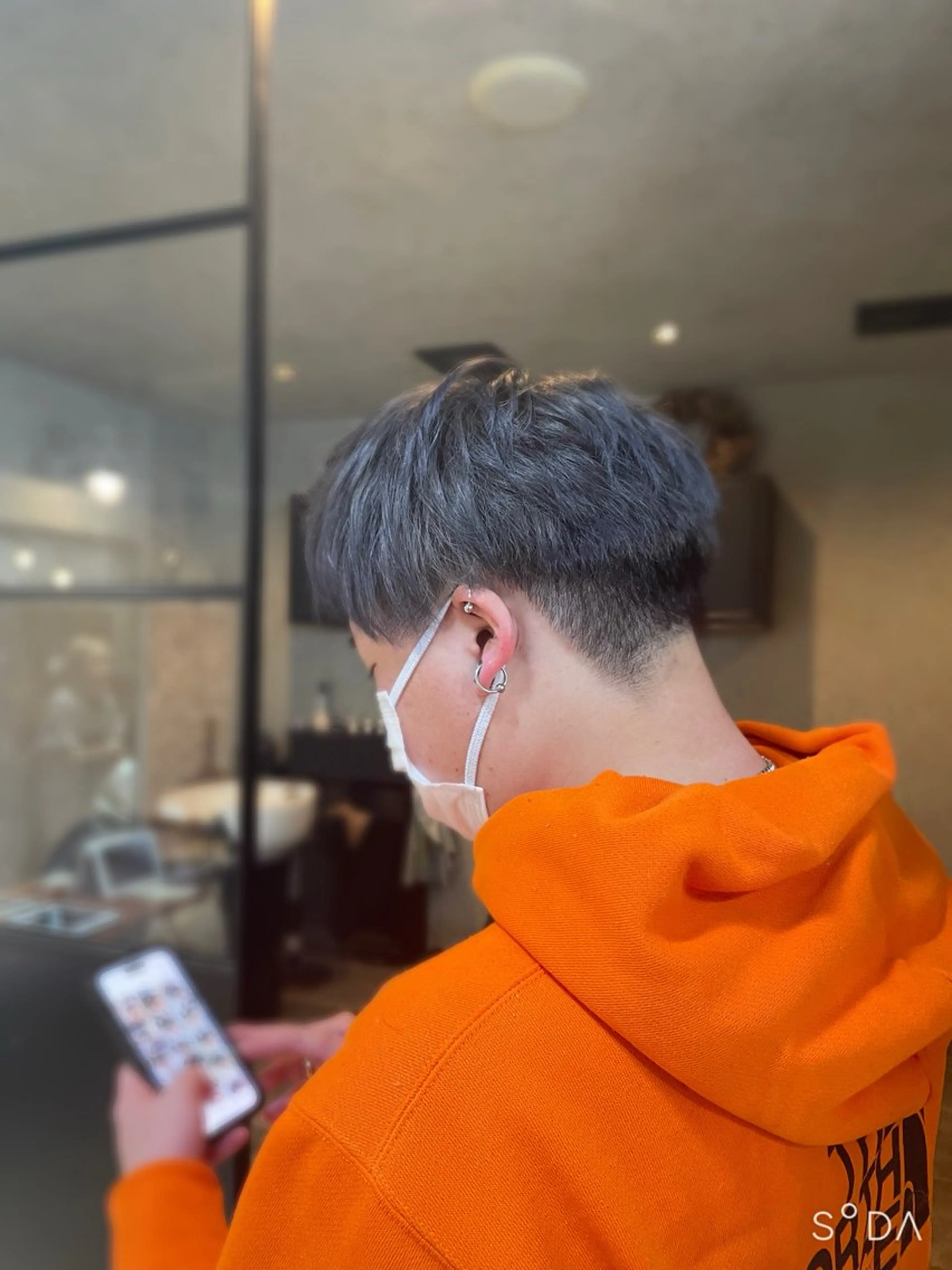 カラー メンズ メンズブリーチ ベージュカラー ブリーチ ダークグレー 似合わせカット🍀 TAKAHASHIのヘアスタイル