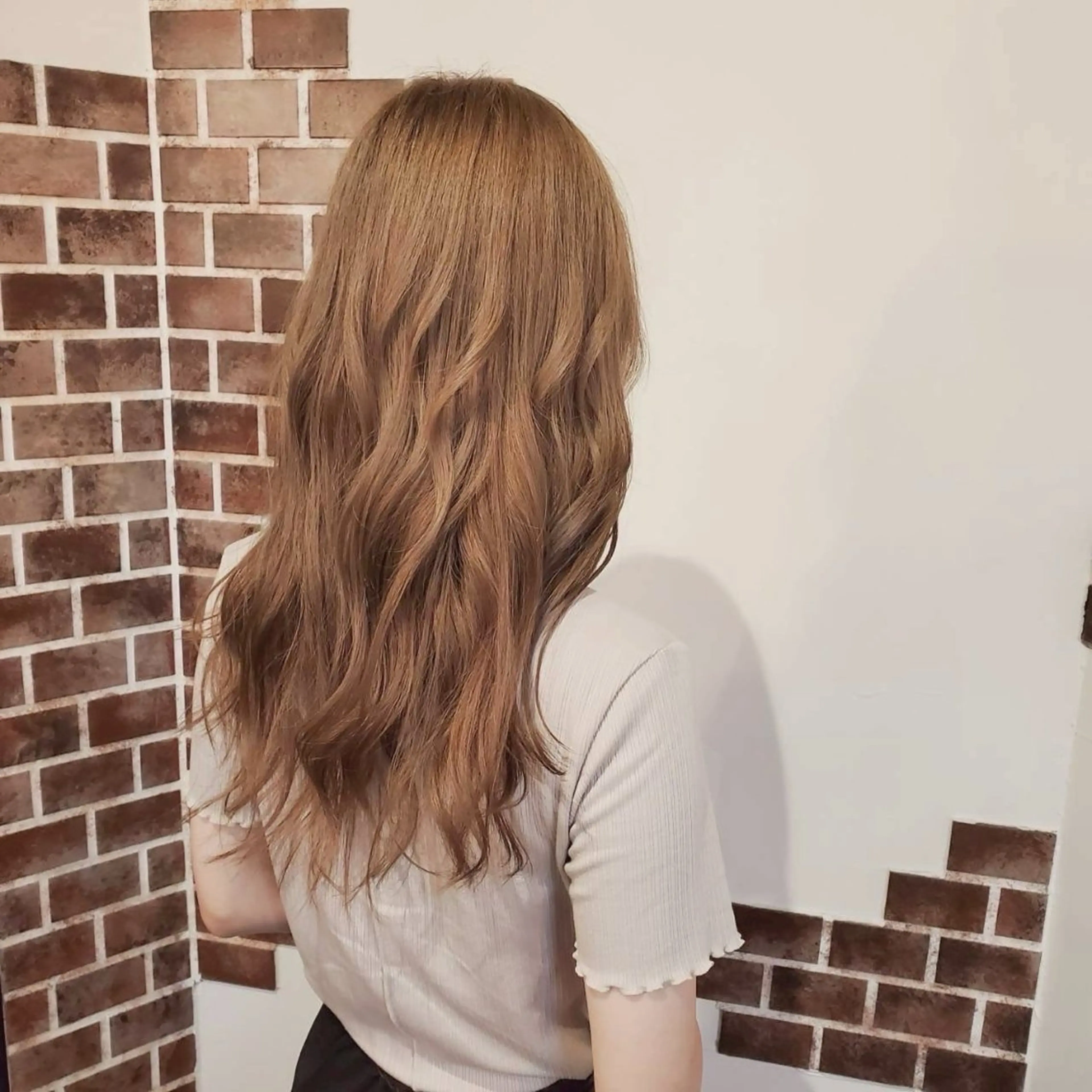 ロング 松田 鈴菜のヘアスタイル