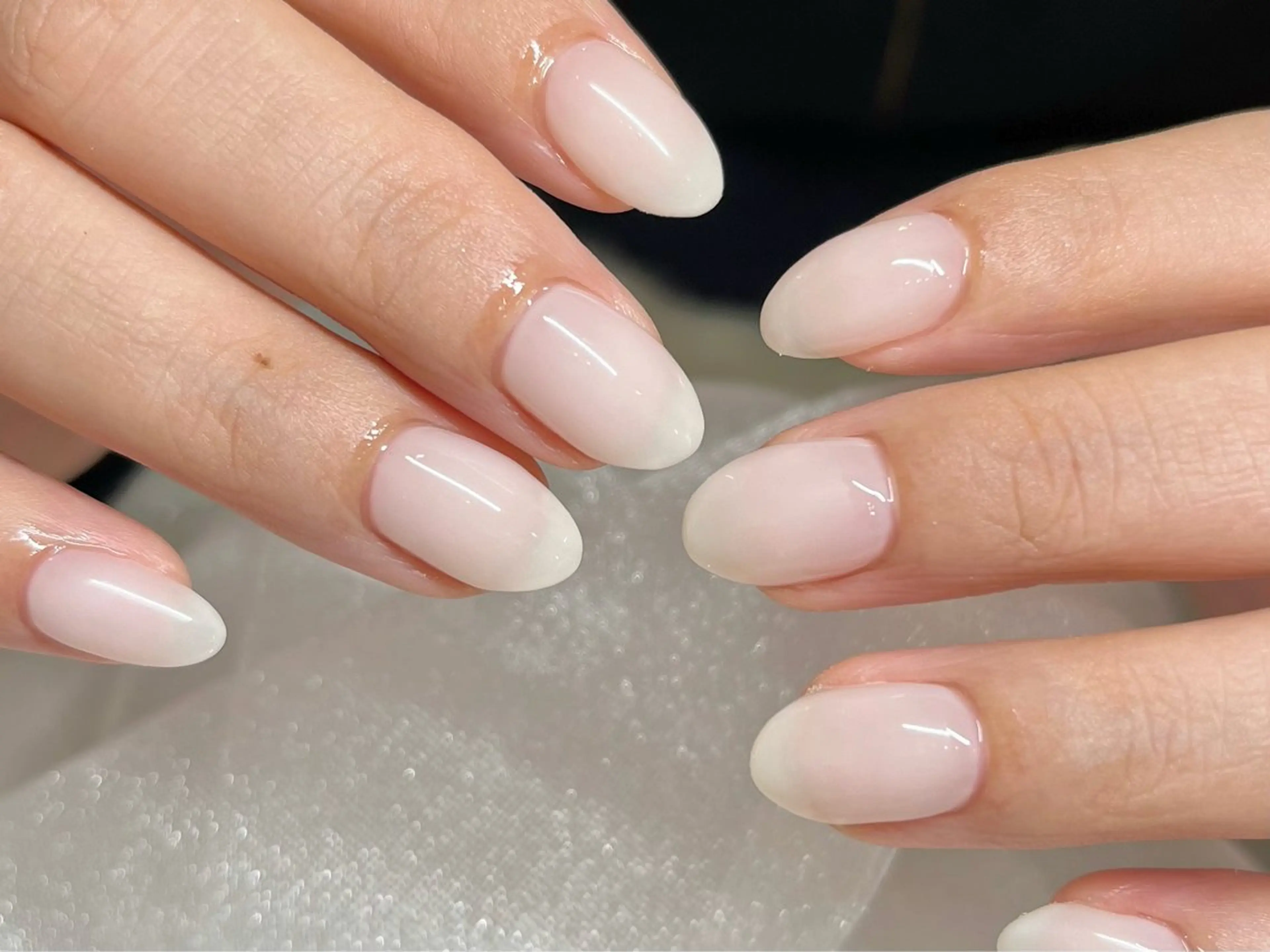 ネイル ワンカラーネイル シンプルネイル ホワイト ハンドネイル petit sarina..ෆのネイルデザイン