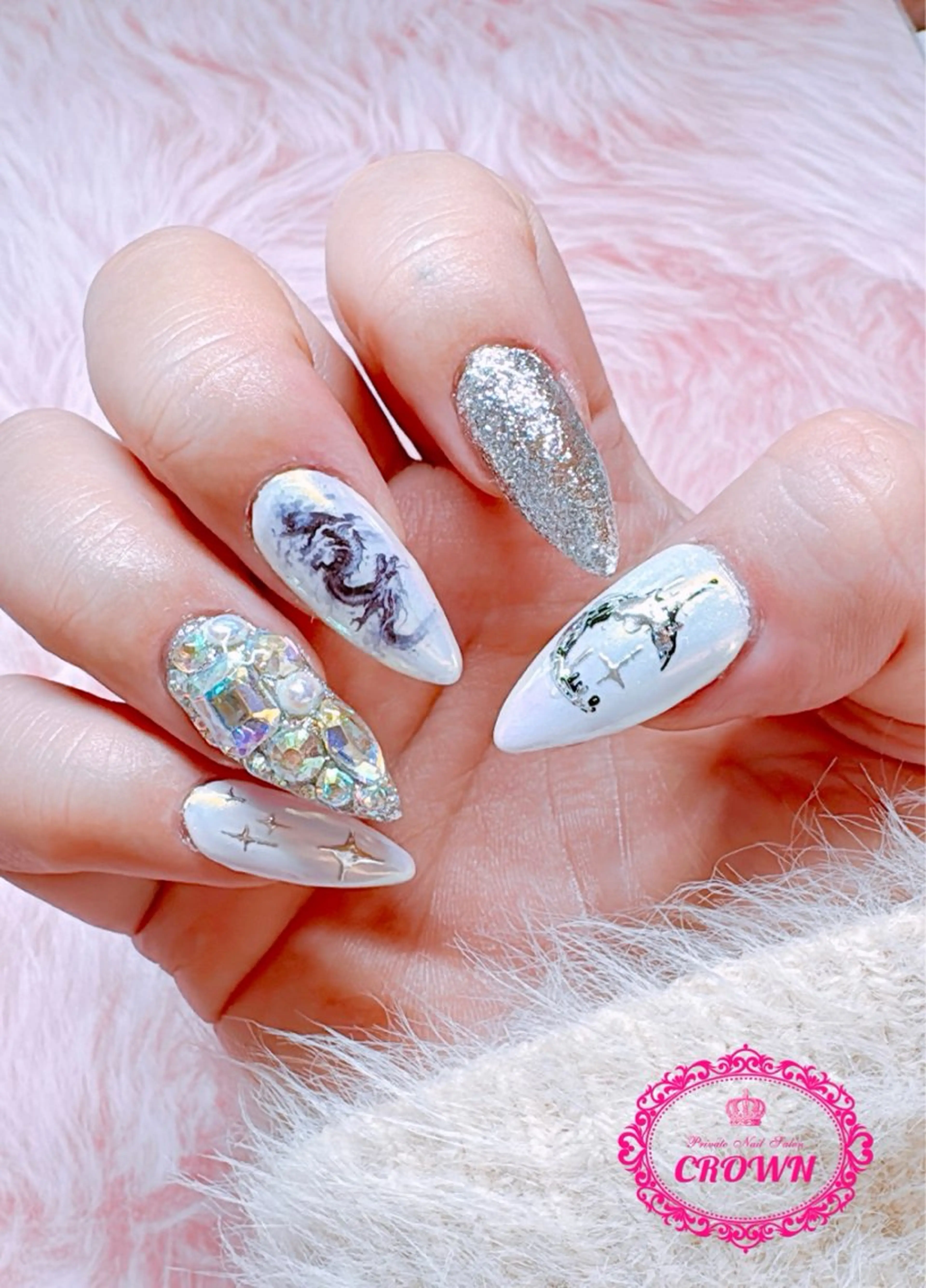 ネイル CROWN プライベートサロンのネイルデザイン