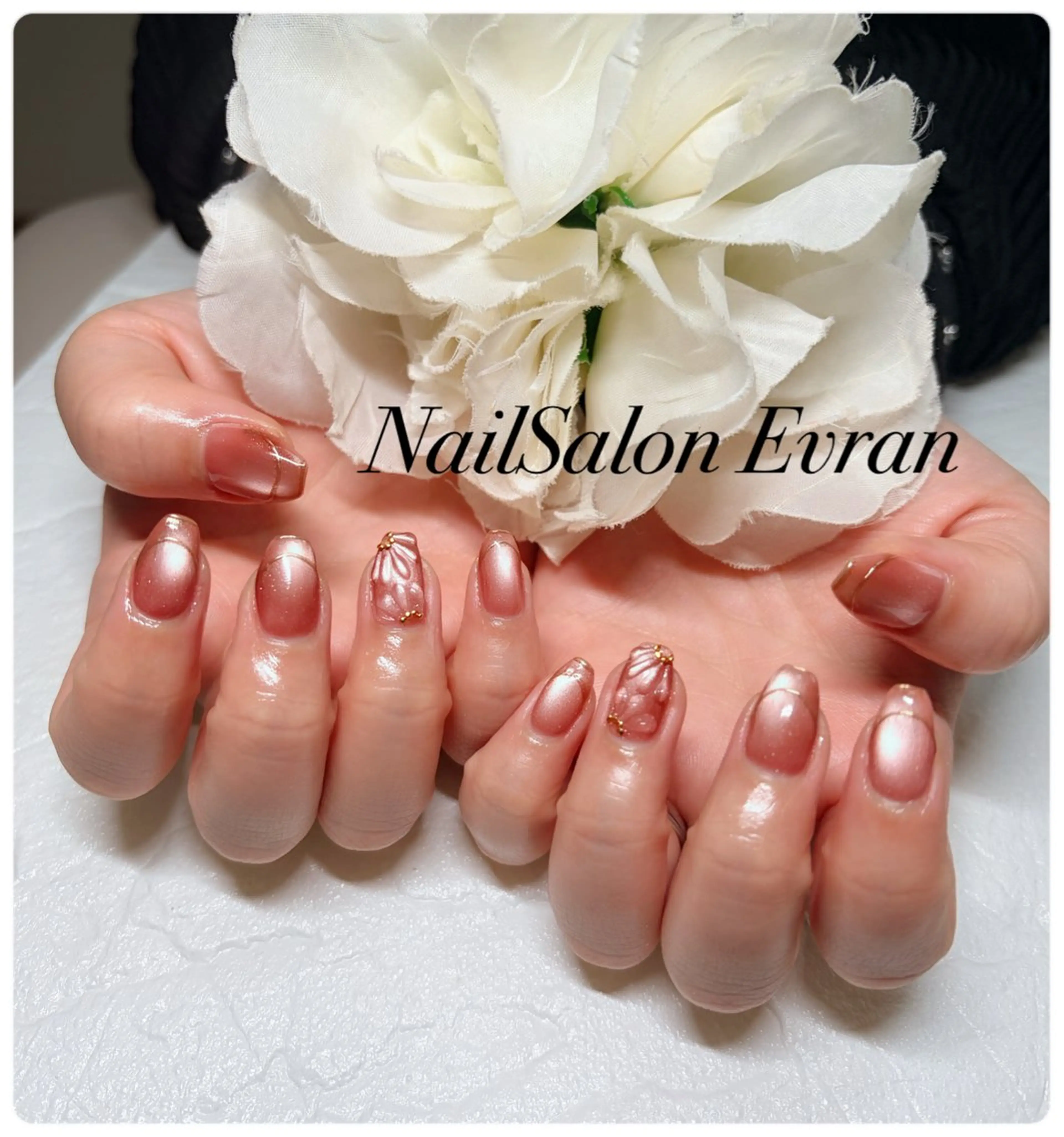 ネイル アートネイル フレンチネイル マグネットネイル 持ち込み ニュアンスネイル Nail salon Evranのネイルデザイン