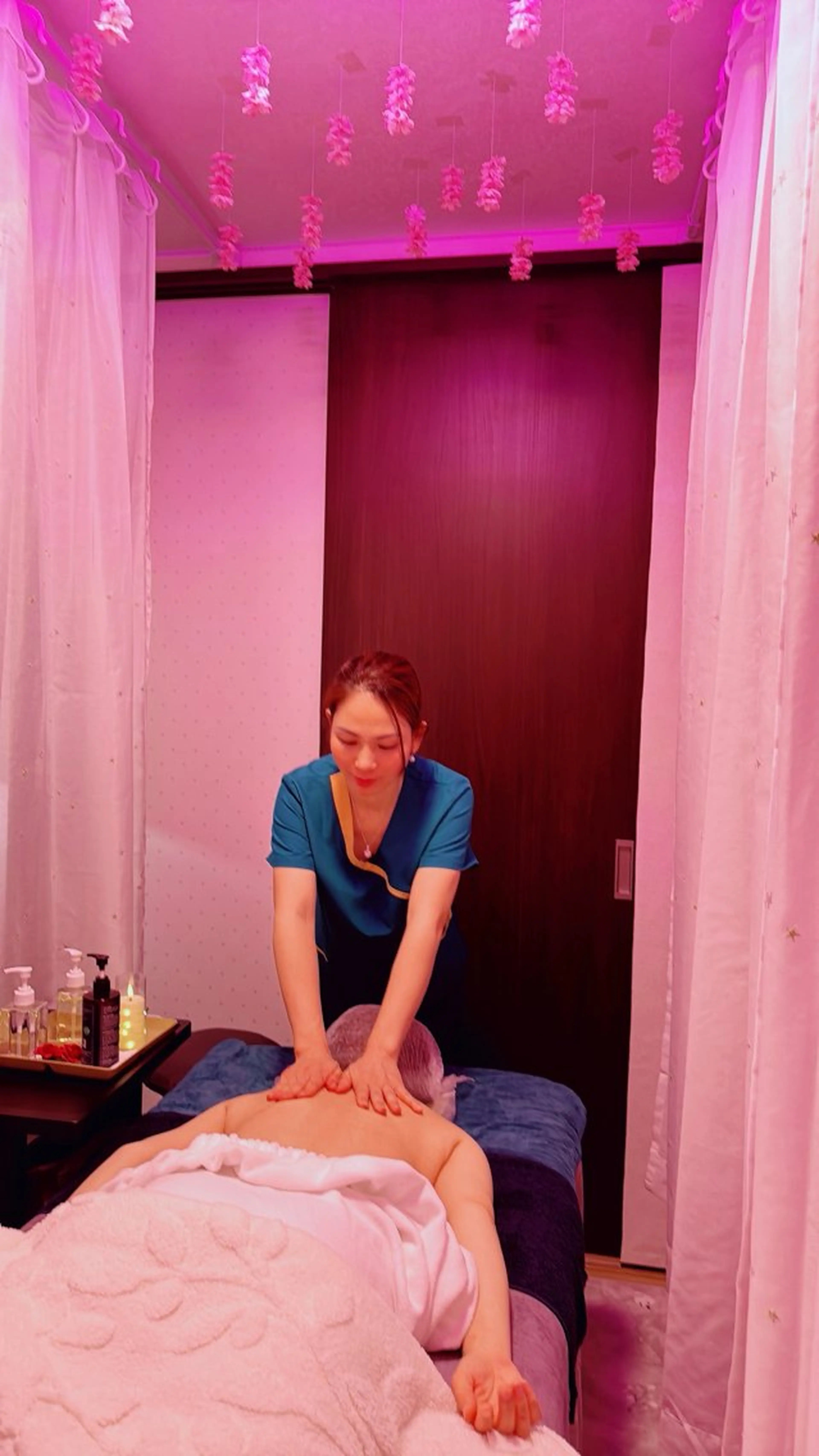 全身オイルマッサージ ＋ 洗顔 ＋ 顔と頭のマッサージの写真