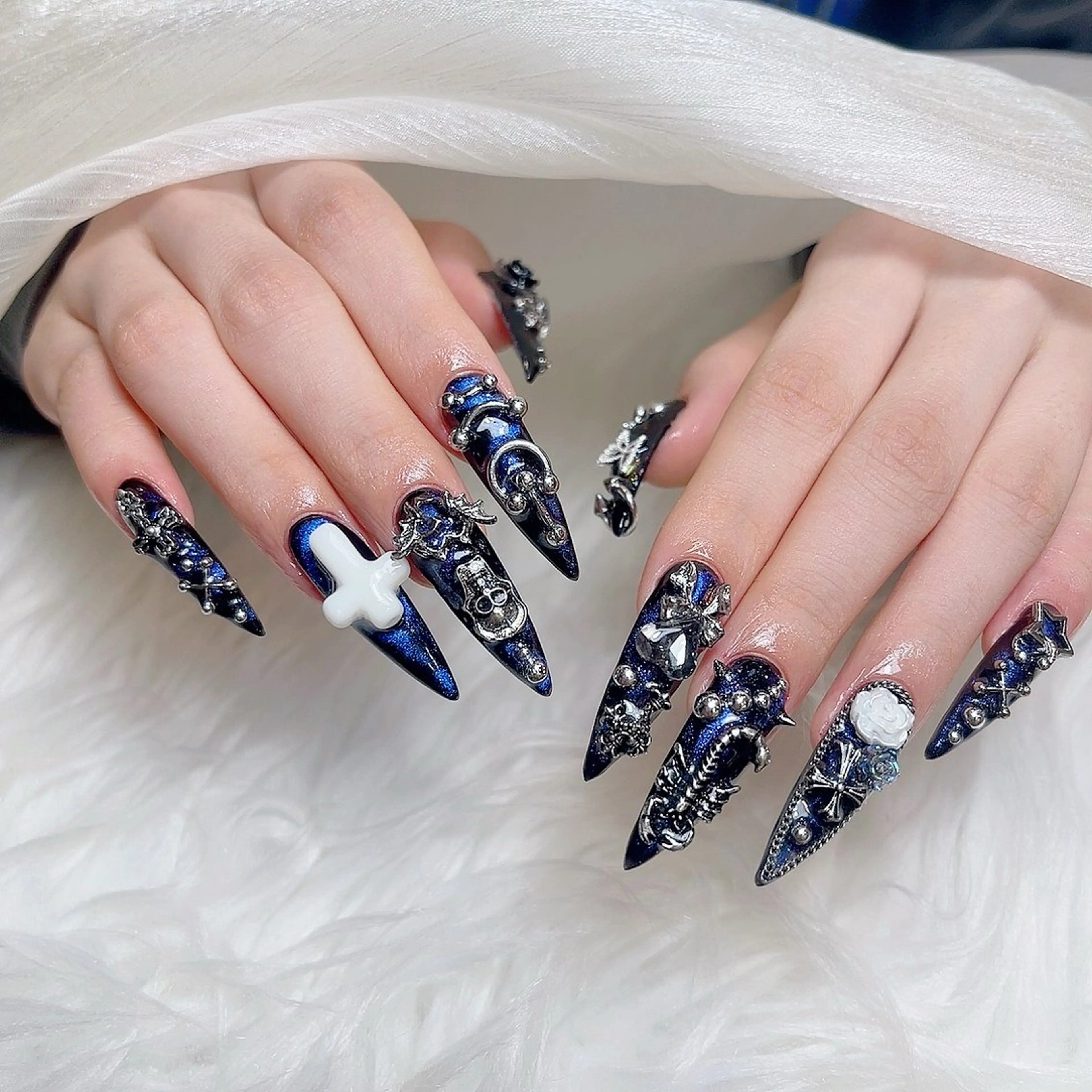 ミディアム ハンドネイル Chiin Nailのネイルデザイン