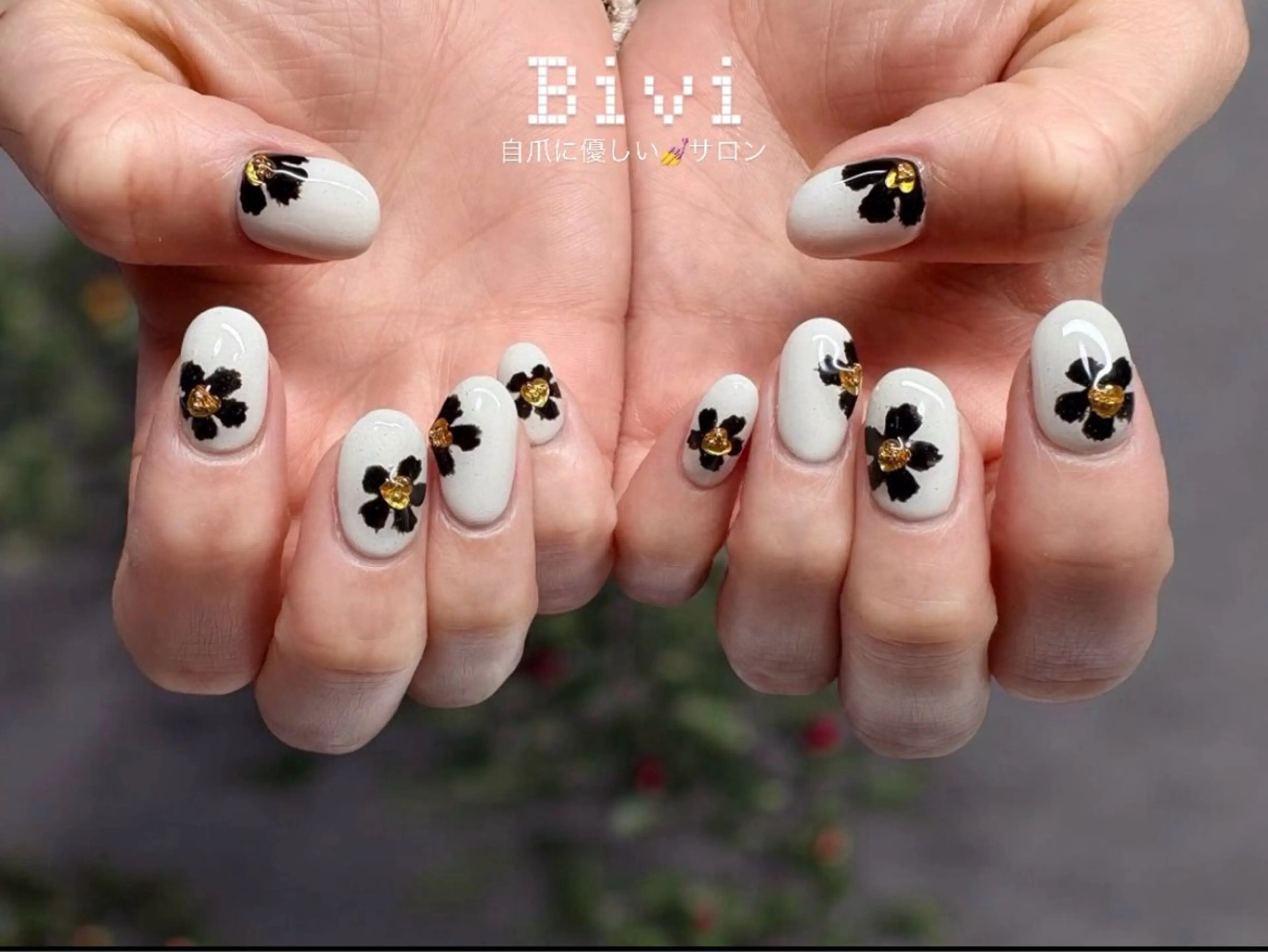 ネイル アートネイル ラメ(グリッター) 持ち込み 春ネイル ハンドネイル ハンドケア ♡Bivi♡自爪に 優しいネイルサロンのネイルデザイン