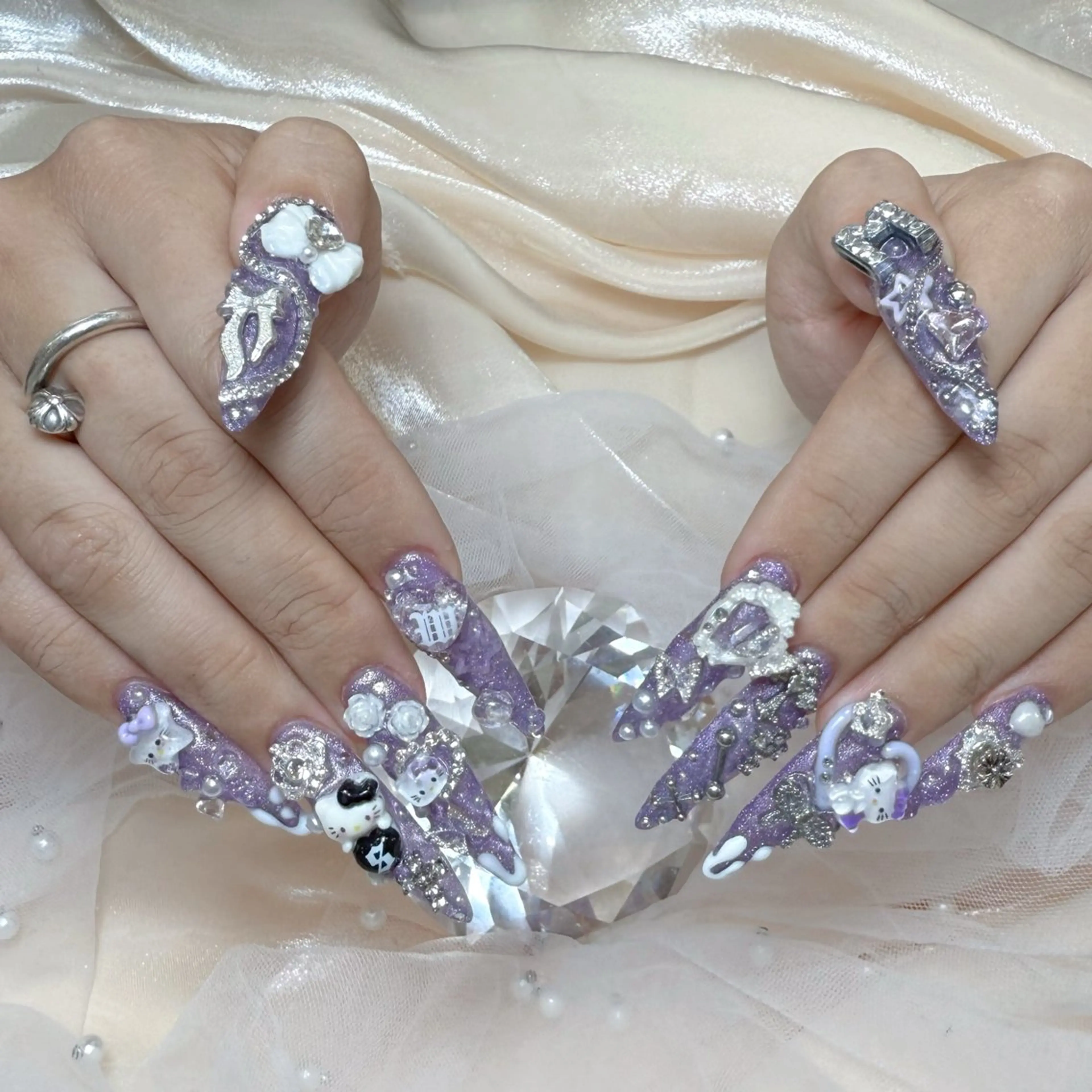 ネイル チークネイル ガーリー ハート キラキラネイル 韓国ネイル ハンドネイル NailPrincess所属・princess スカルプ専門店のネイルデザイン