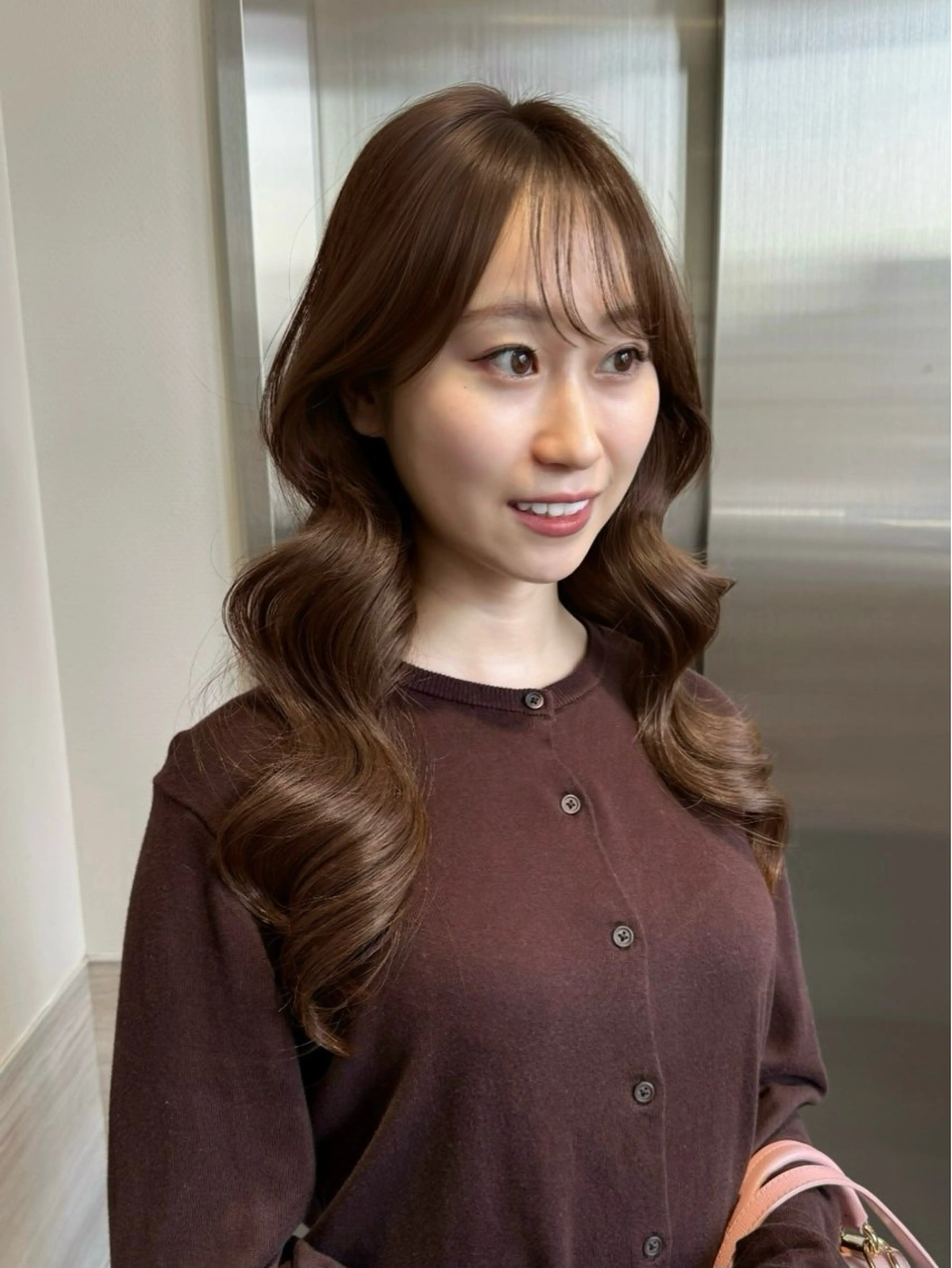 ロング ヨシンモリ 小顔カット ヘアセット 小田 珠里花のヘアスタイル
