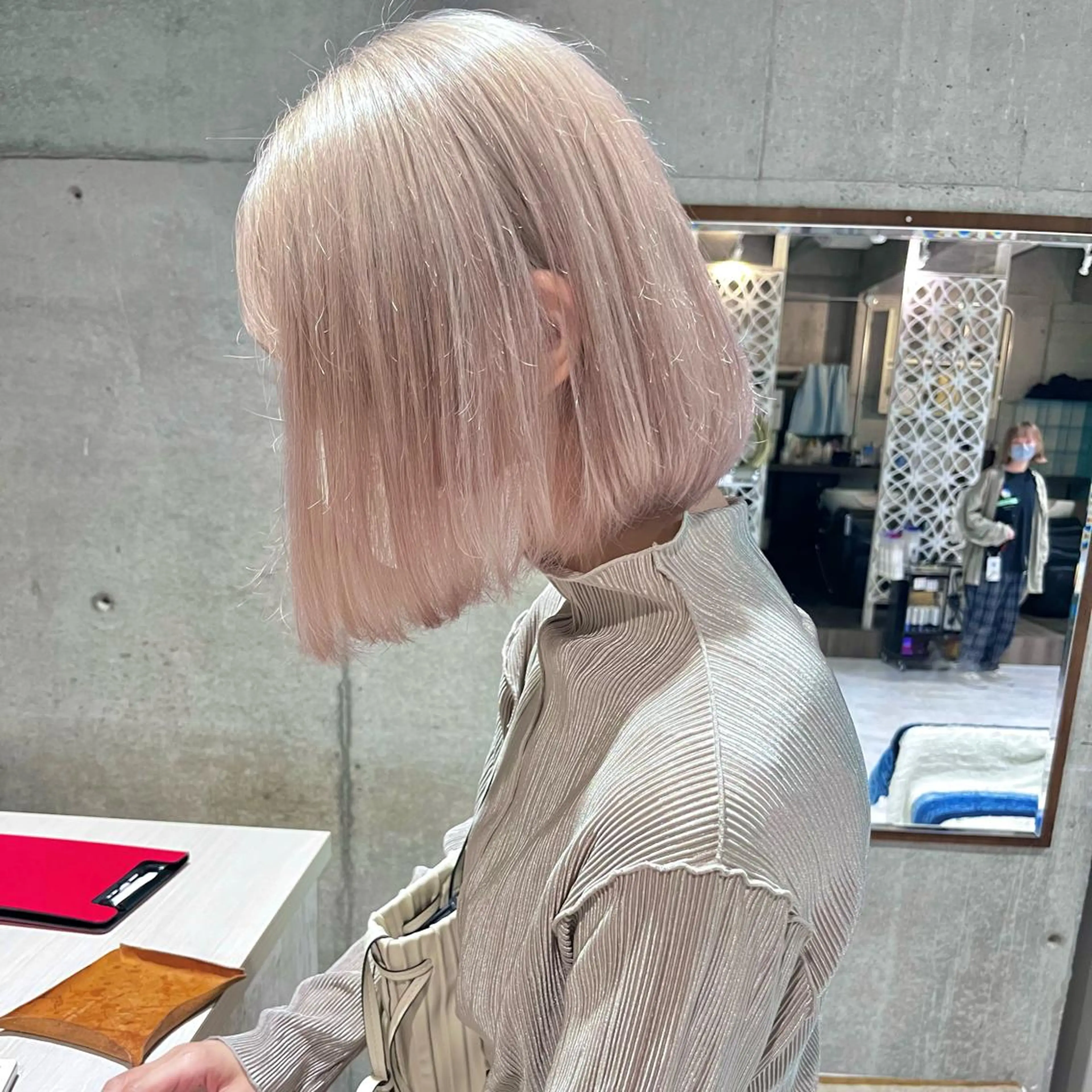 ミディアム ERNEST OSAKA所属・堺 鳳 ママ美容師 yukariのヘアスタイル