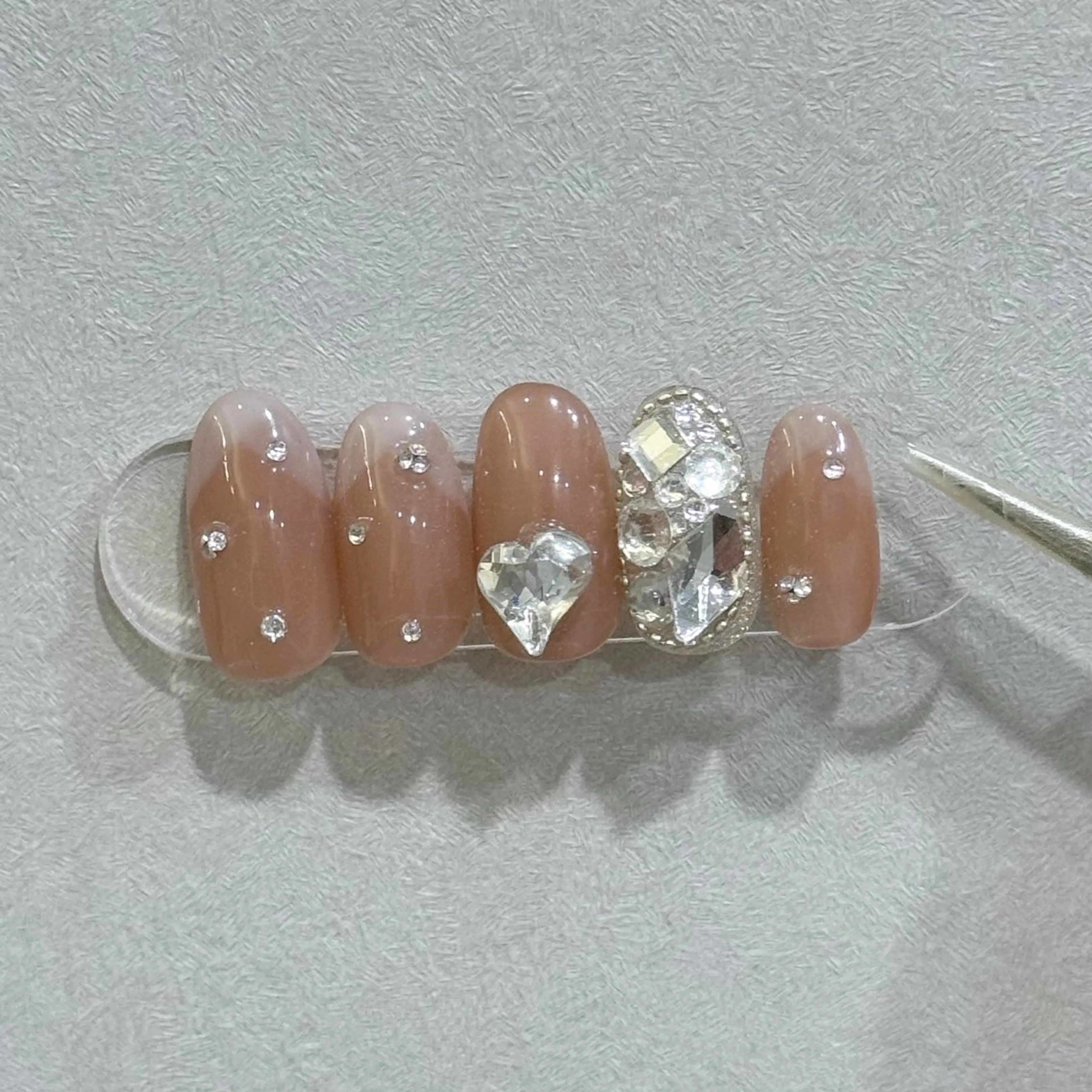 ネイル フレンチネイル ハート 韓国ネイル ハンドネイル 韓国ネイル/ワンホン ネイル🎀表参道3分のネイルデザイン