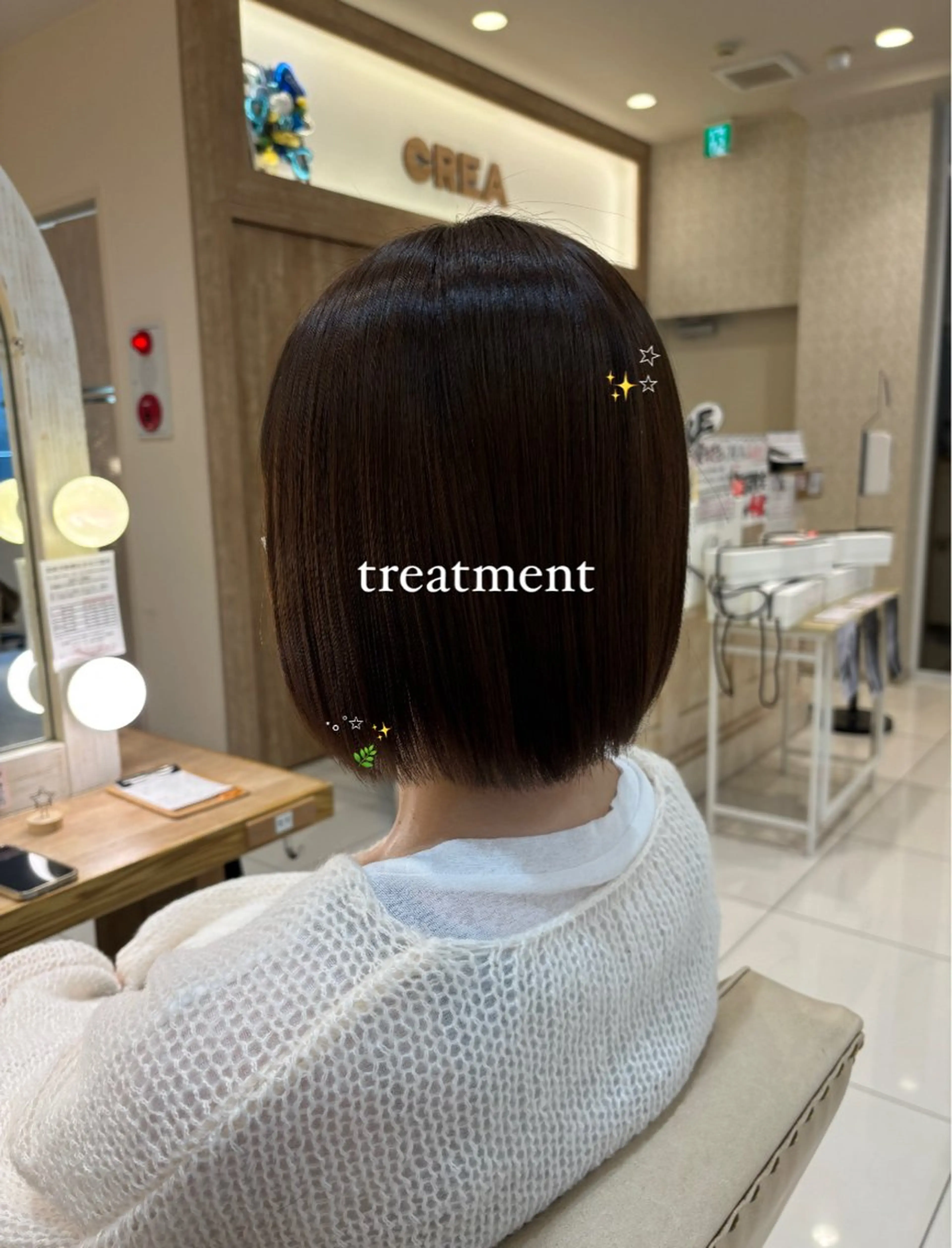 ショート ブリーチなしカラー/ 暖色カラー/艶カラーのヘアスタイル