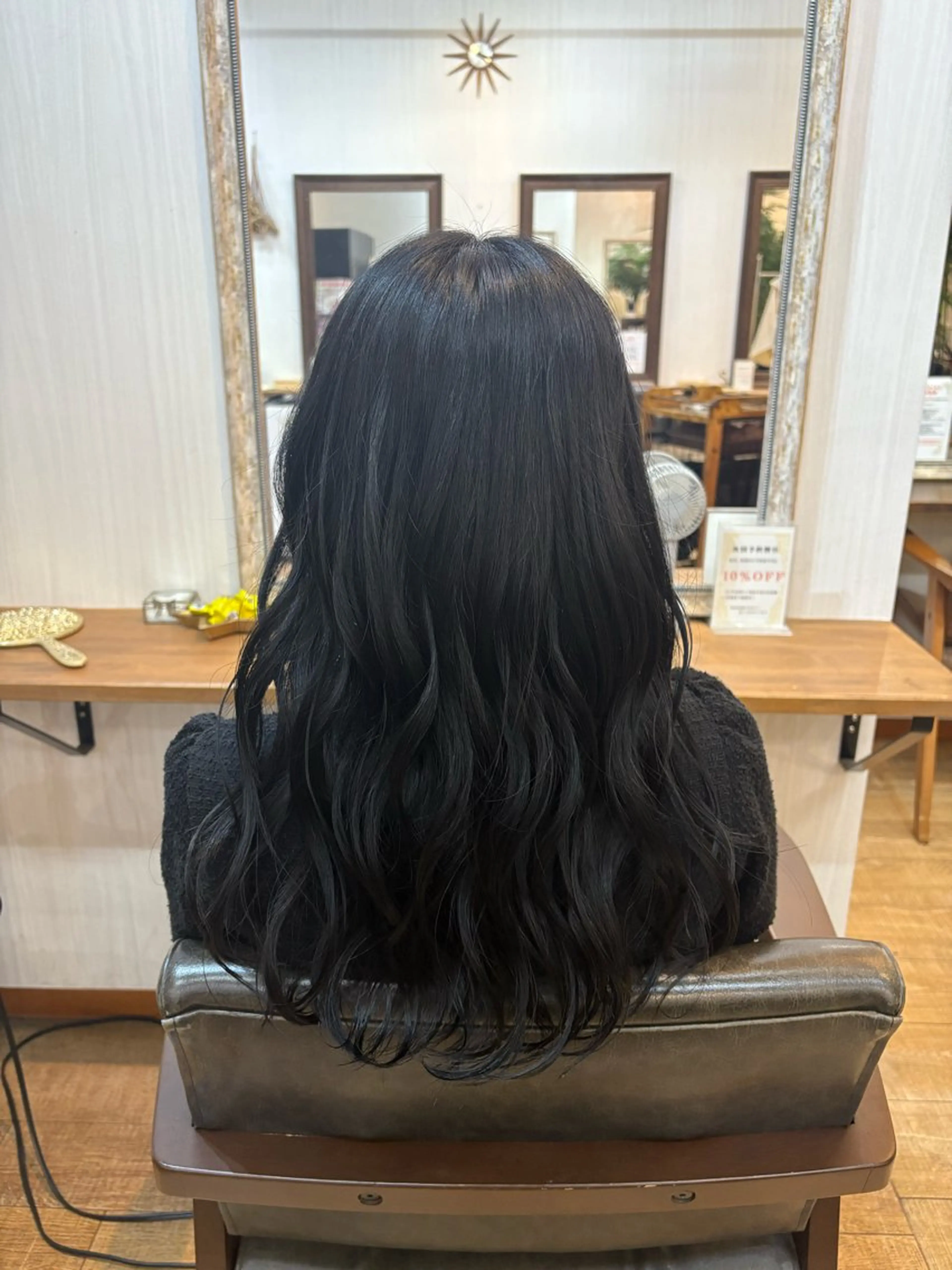 ロング ヘアカラー 大谷 羽音のヘアスタイル