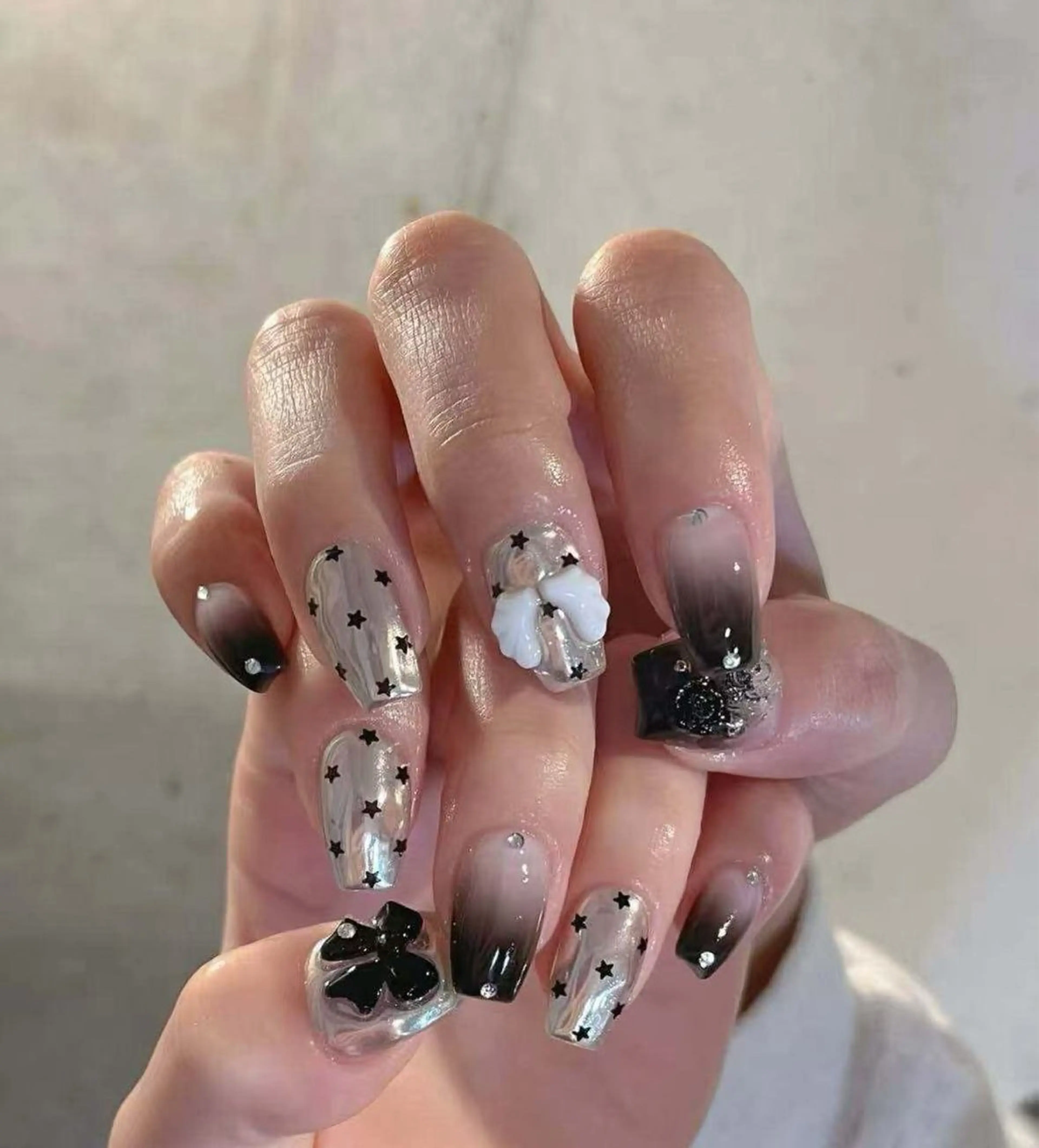 ネイル フラワーネイル フレンチネイル ジェルネイル ガラスフレンチ ハート ハンドネイル BabyYouMi nailのネイルデザイン