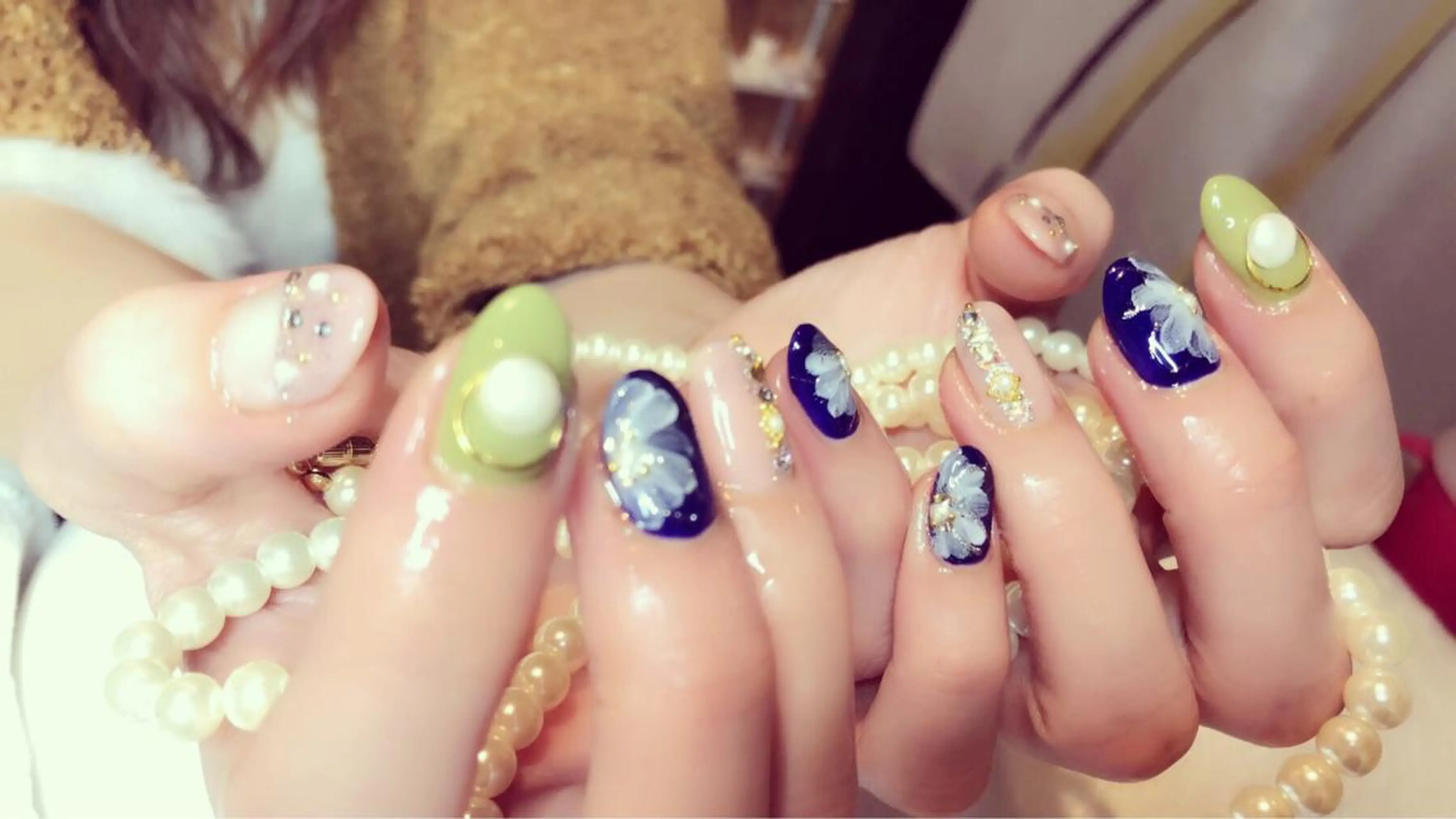 セミロング ネイル 長さ出し専門 nynaのネイルデザイン