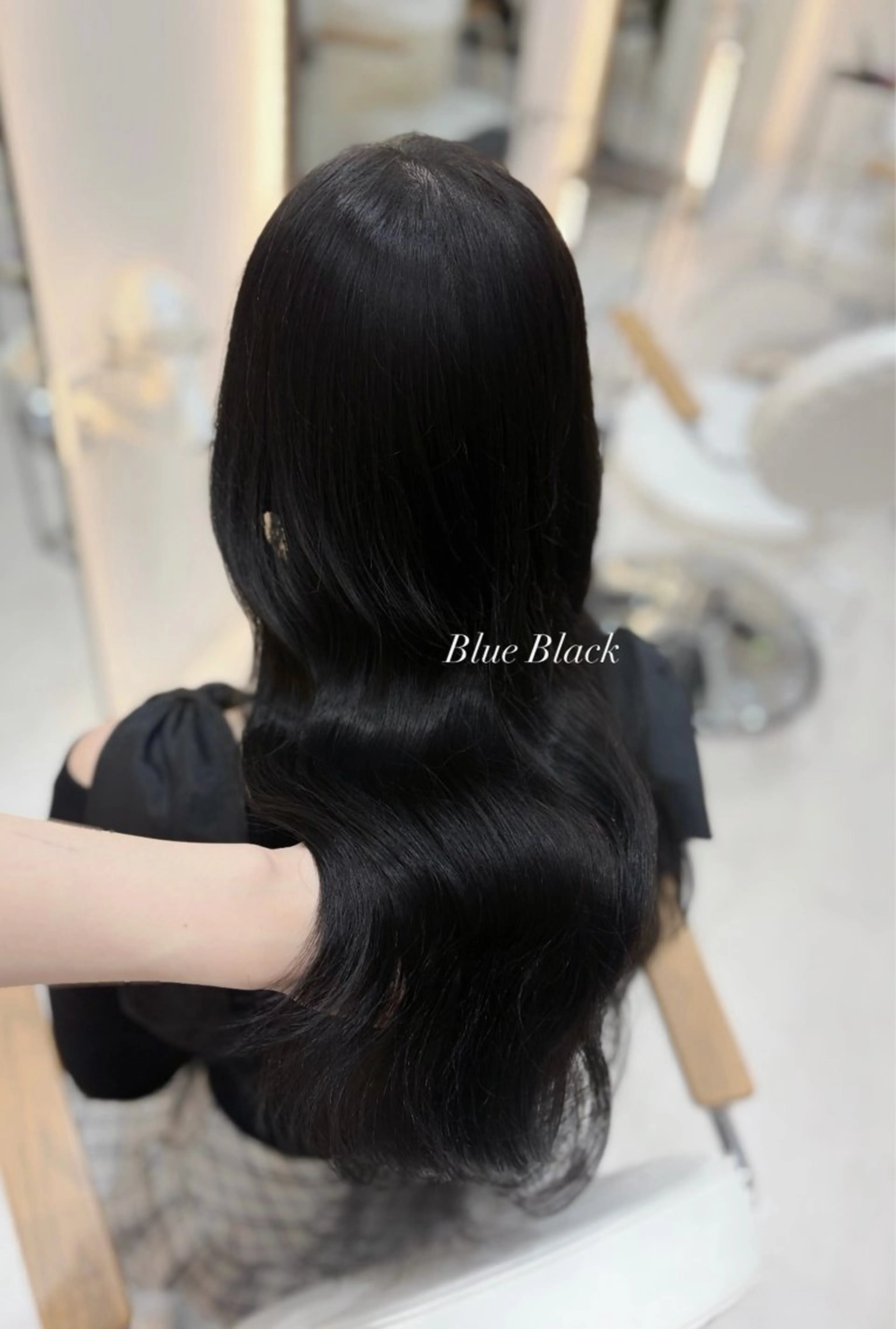 ロング カラー 黒髪 ブルーカラー ブルーブラック 韓国風ヘア カット ヘアカラー トリートメント 艶髪・透明感カラー・ 韓国ヘア・Yuriのヘアスタイル