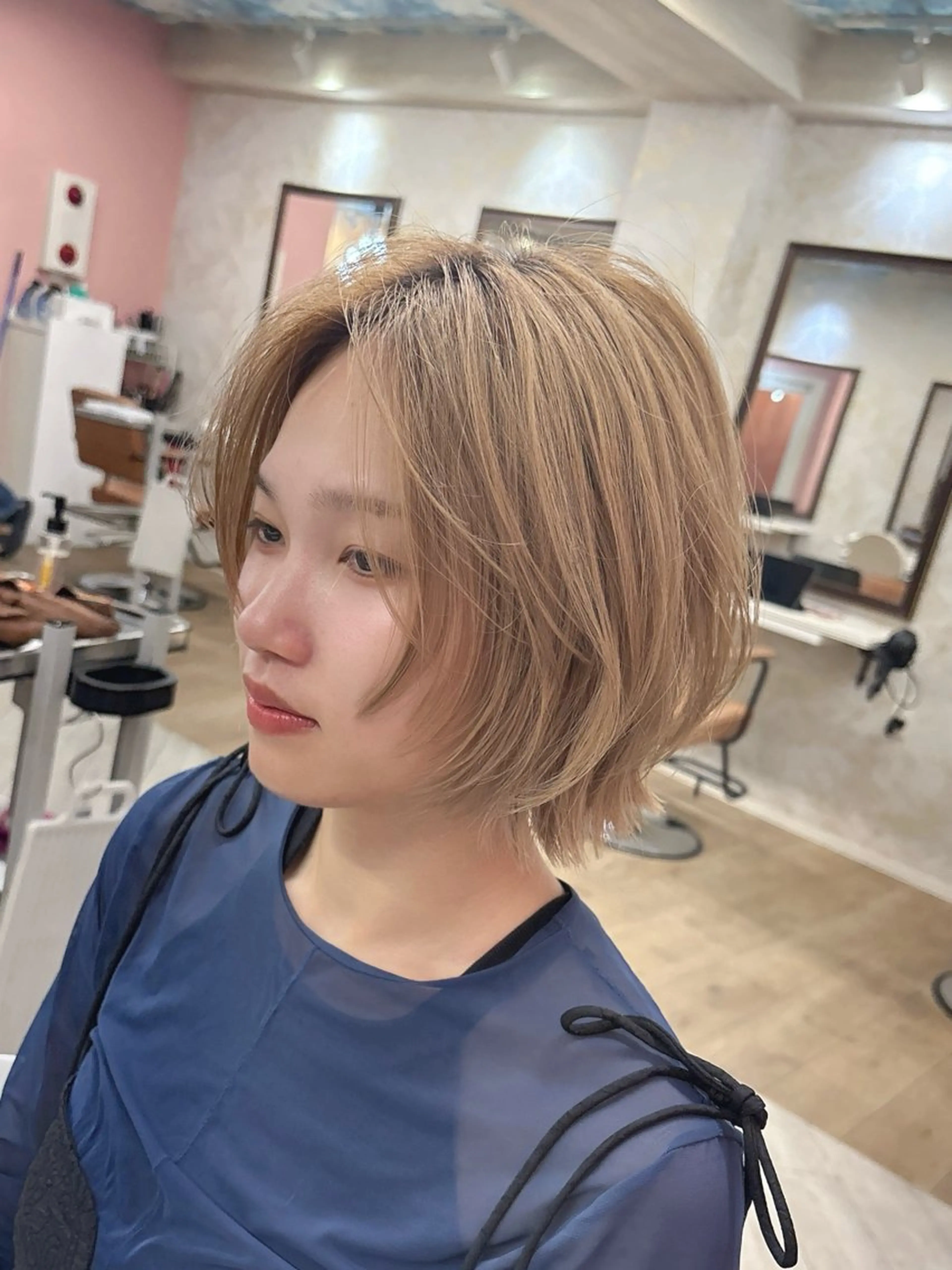 ショート カラー 津村 慶のヘアスタイル