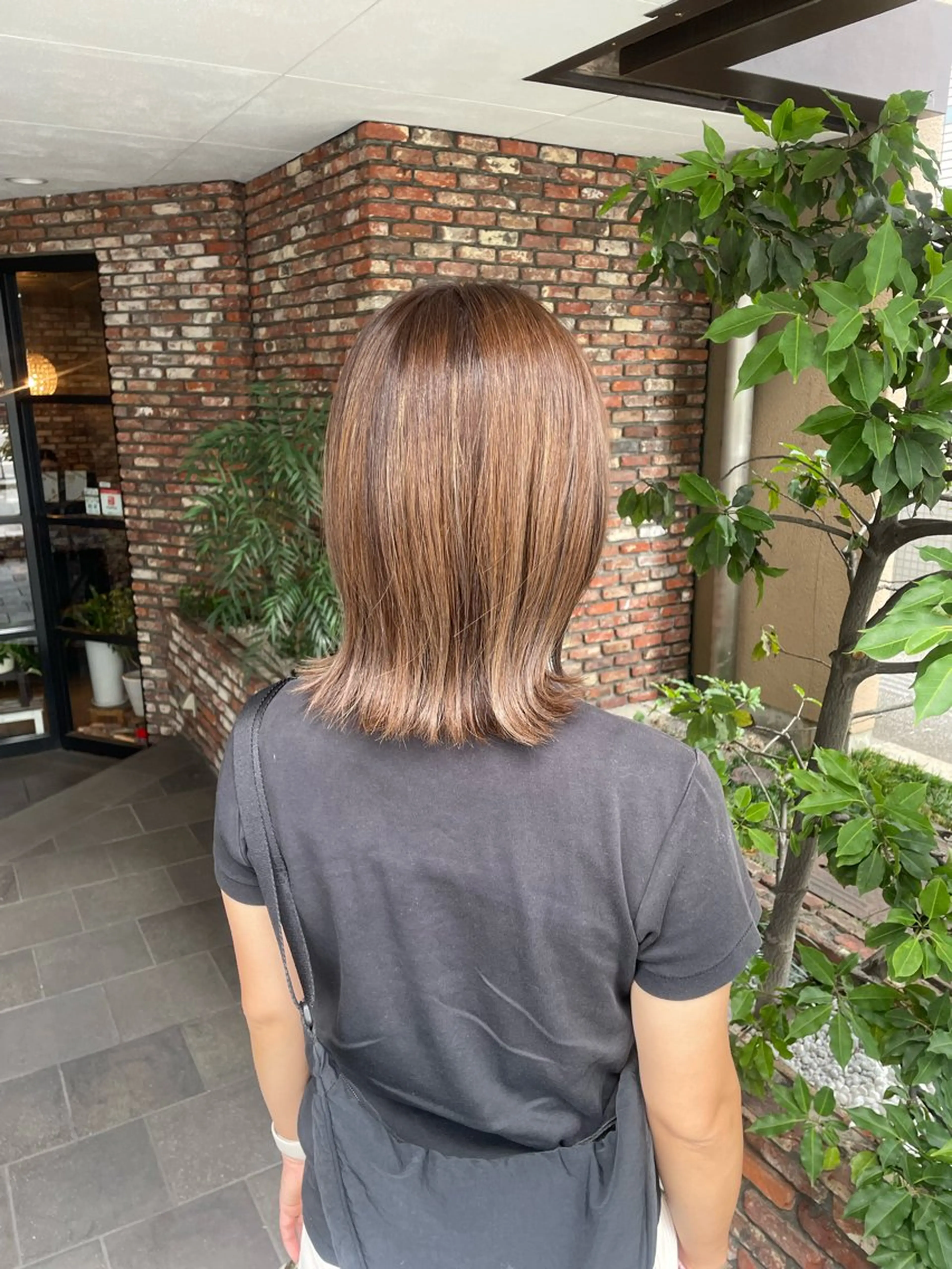 ミディアム カット ヘアカラー トリートメント ショート 顔周りレイヤー/マオのヘアスタイル