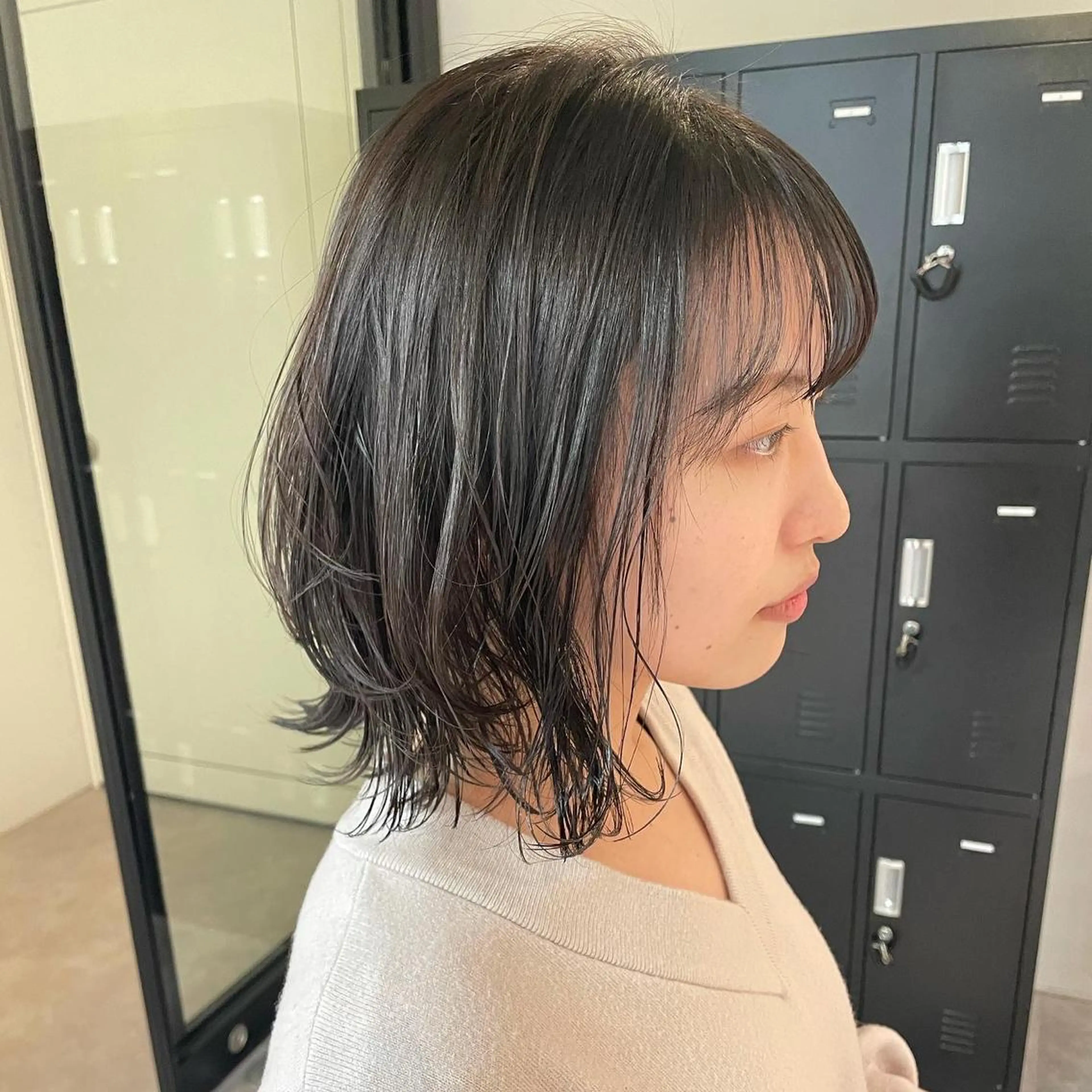 ミディアム くびれヘア 外ハネヘア カット ヘアカラー 久保田 千尋のヘアスタイル