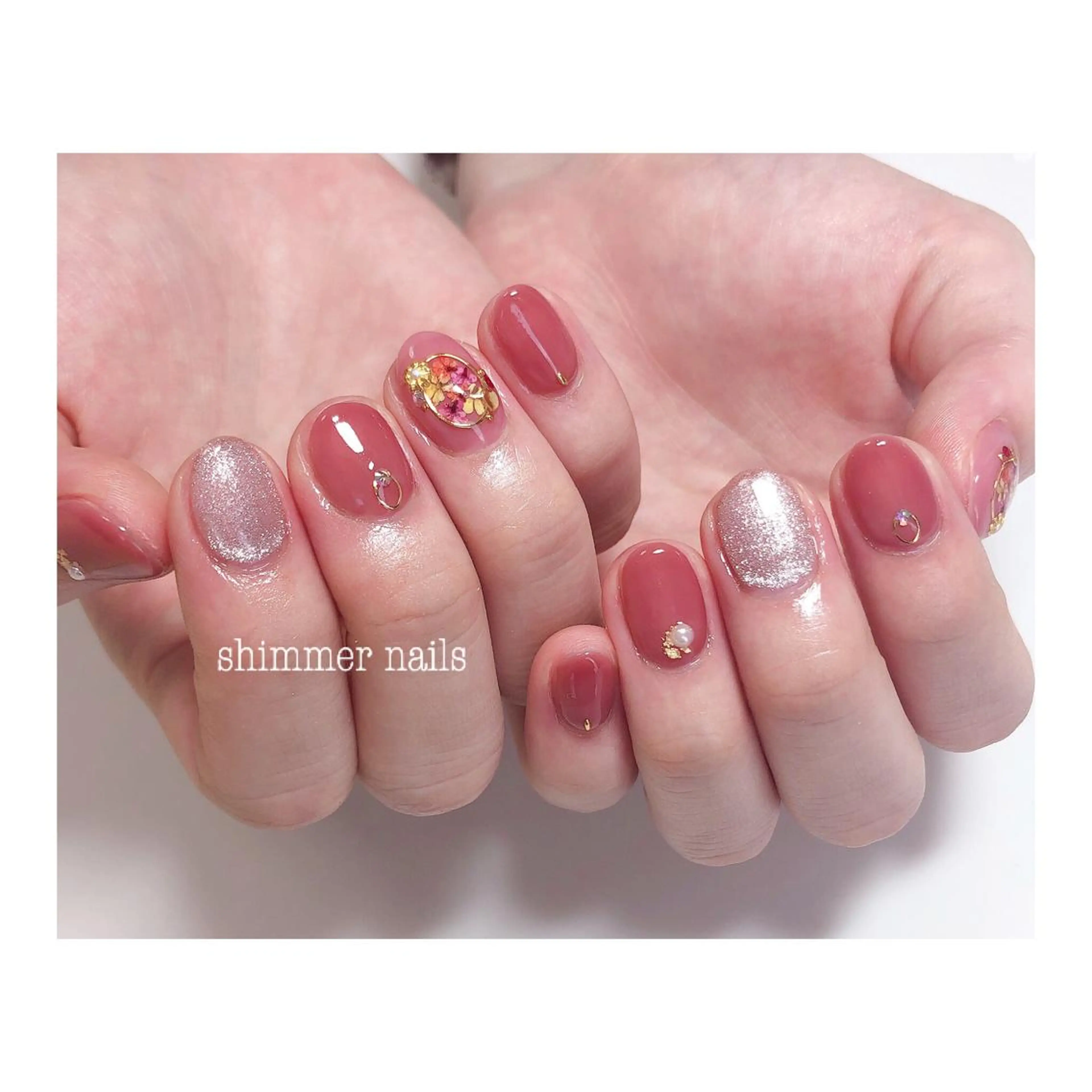 ネイル フラワーネイル マグネットネイル 赤色 shimmer nailsのネイルデザイン