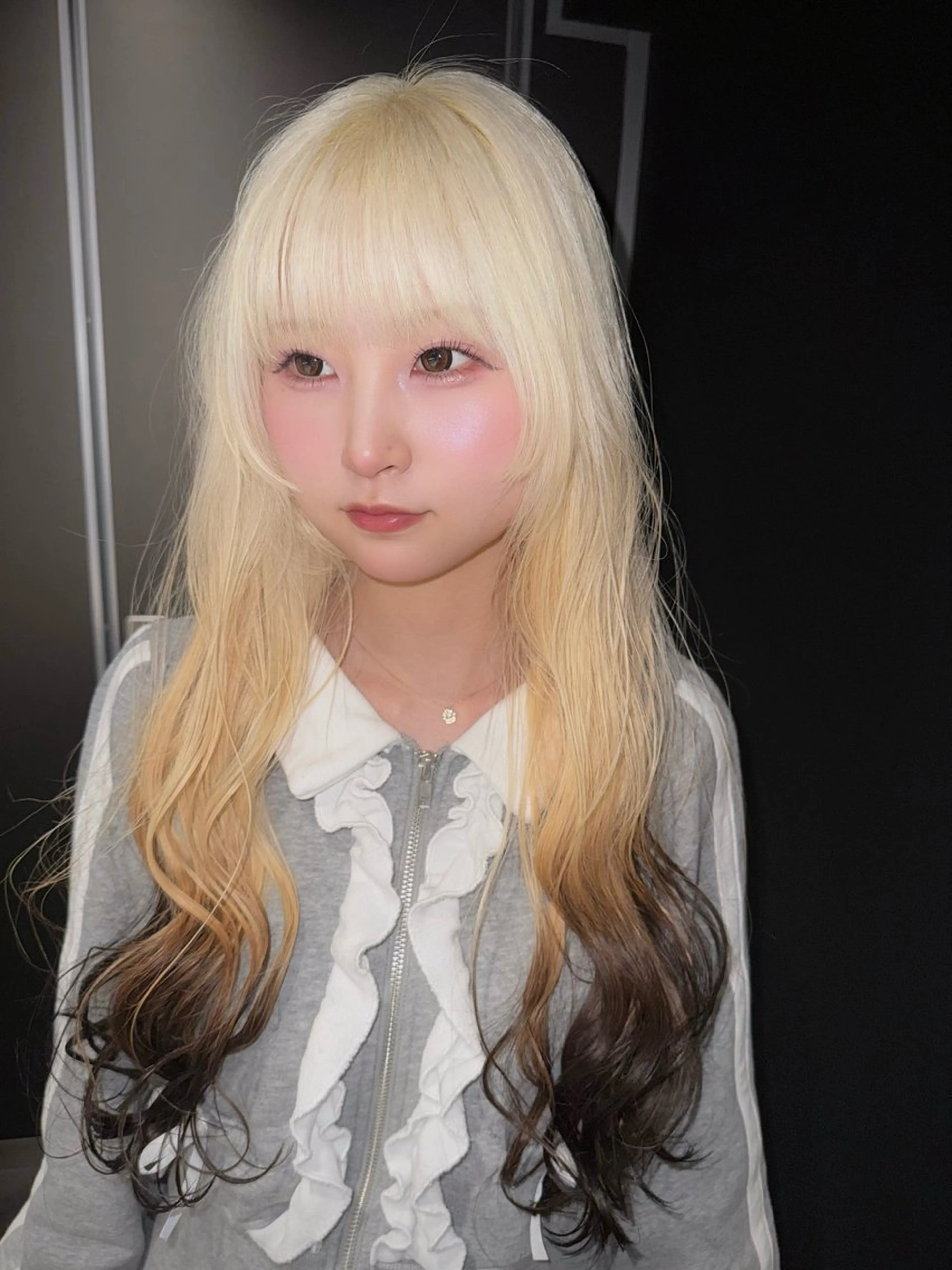 ロング カラー ブリーチ 抜きっぱなしブロンド ブロンド グラデーションカラー NORA　CYNDY所属・砂川 航のヘアスタイル