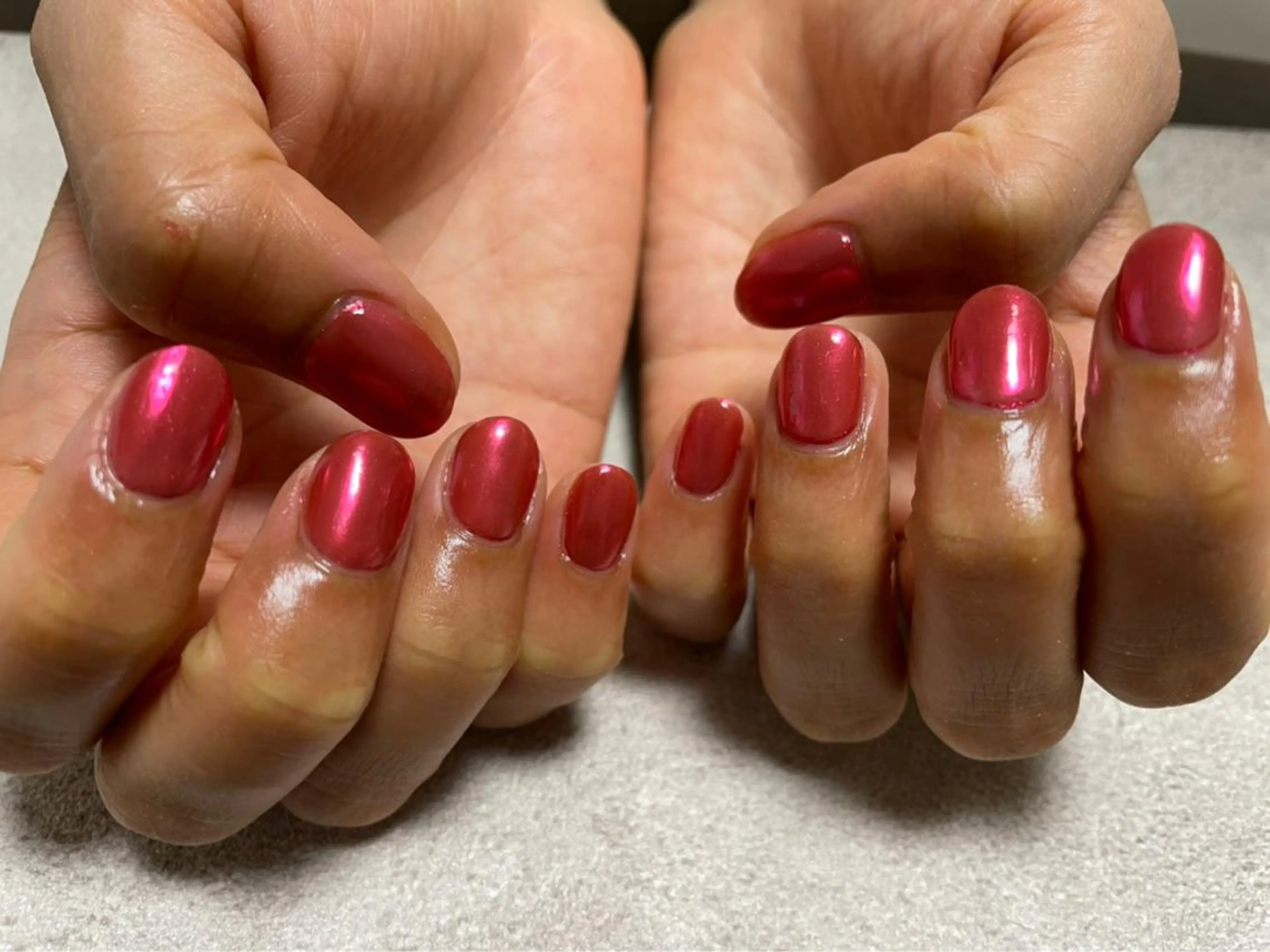 ネイル ミラーネイル 赤色 ハンドネイル mogunail &blowのネイルデザイン