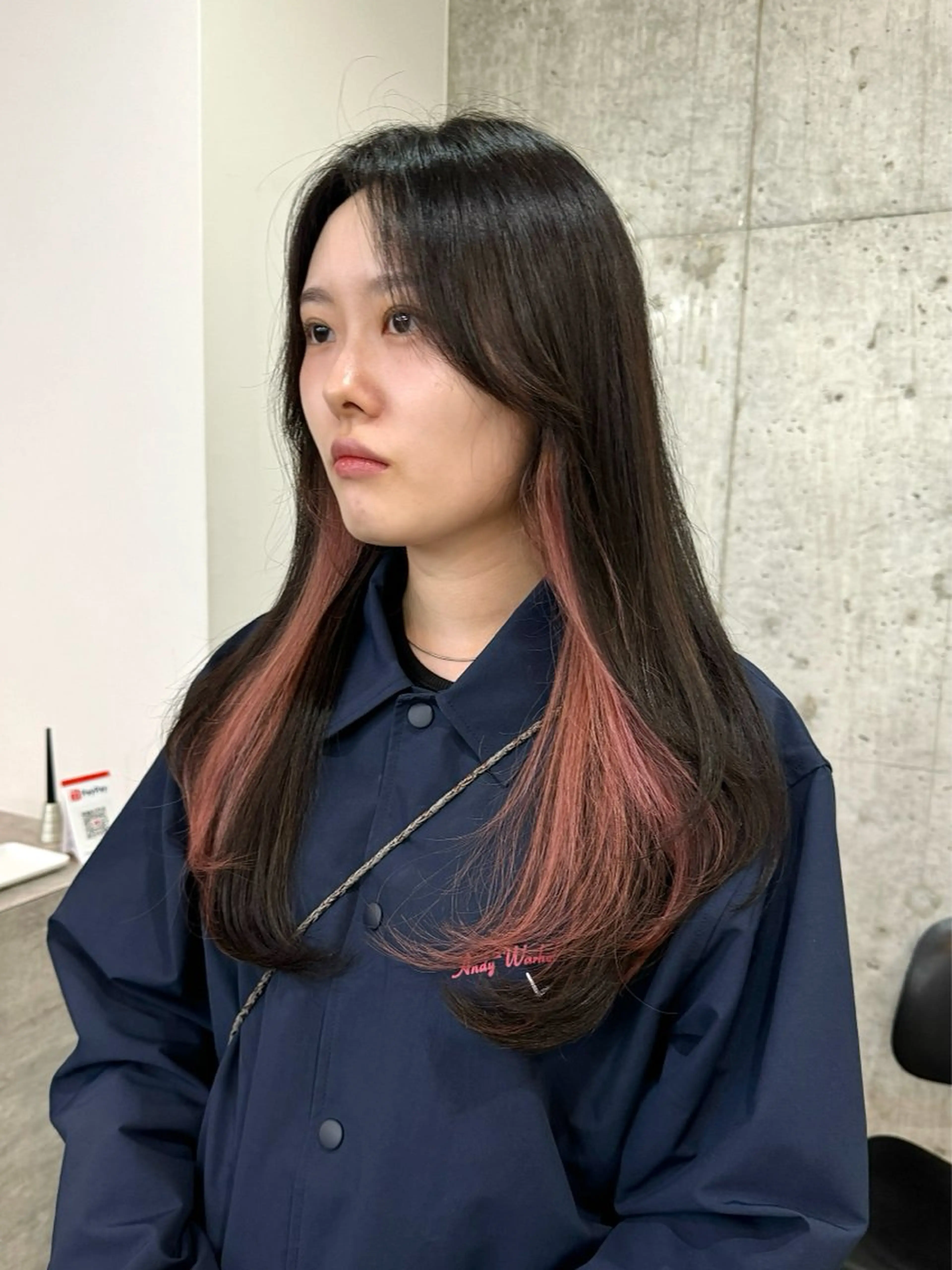 ロング カラー ピンクカラー ヘアカラー 切りっぱなしボブ/ ブリーチカラー/大塚のヘアスタイル