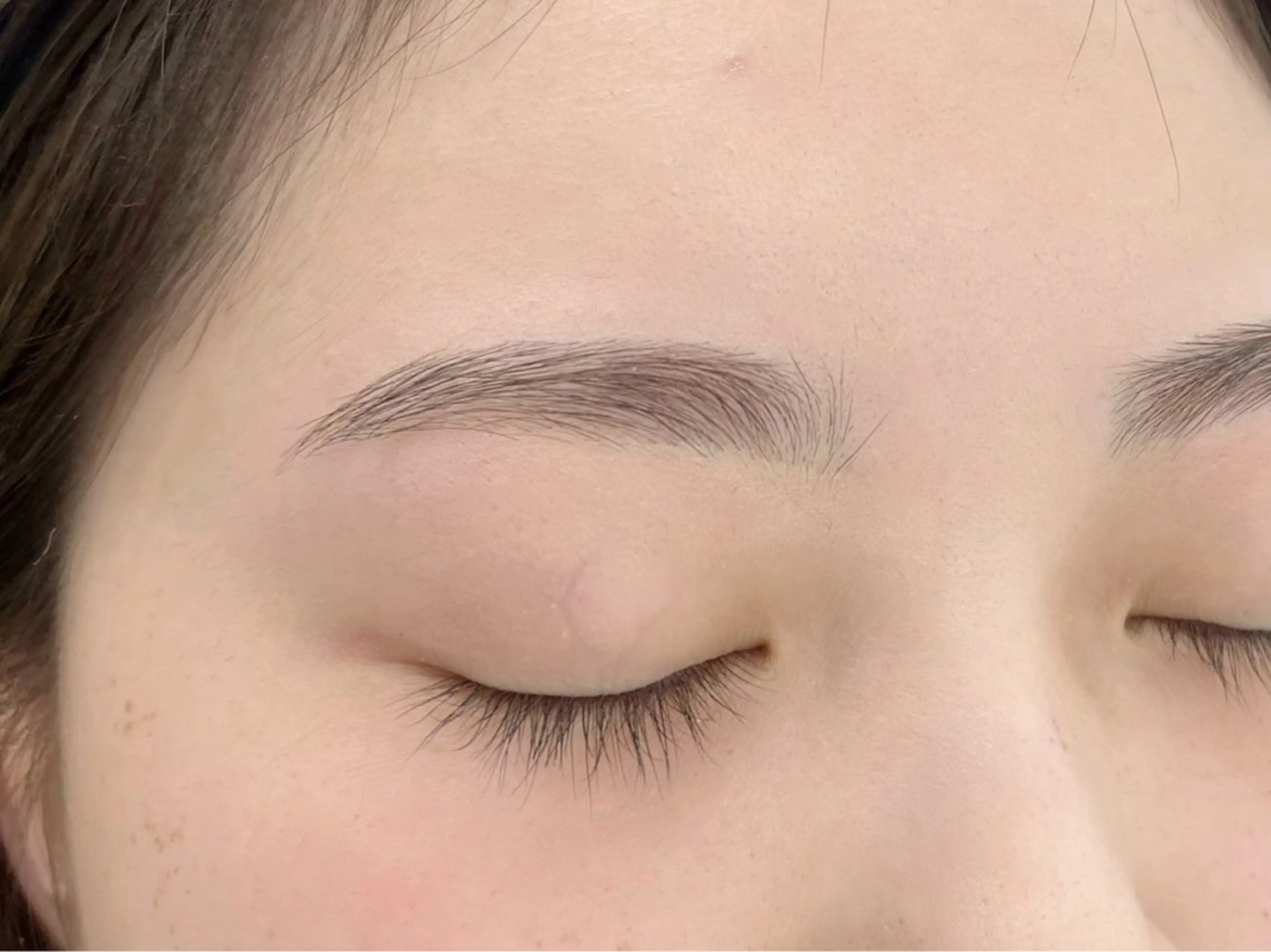 アイブロウ クレアラルーチェ 内山の眉毛・アイブロウイメージ