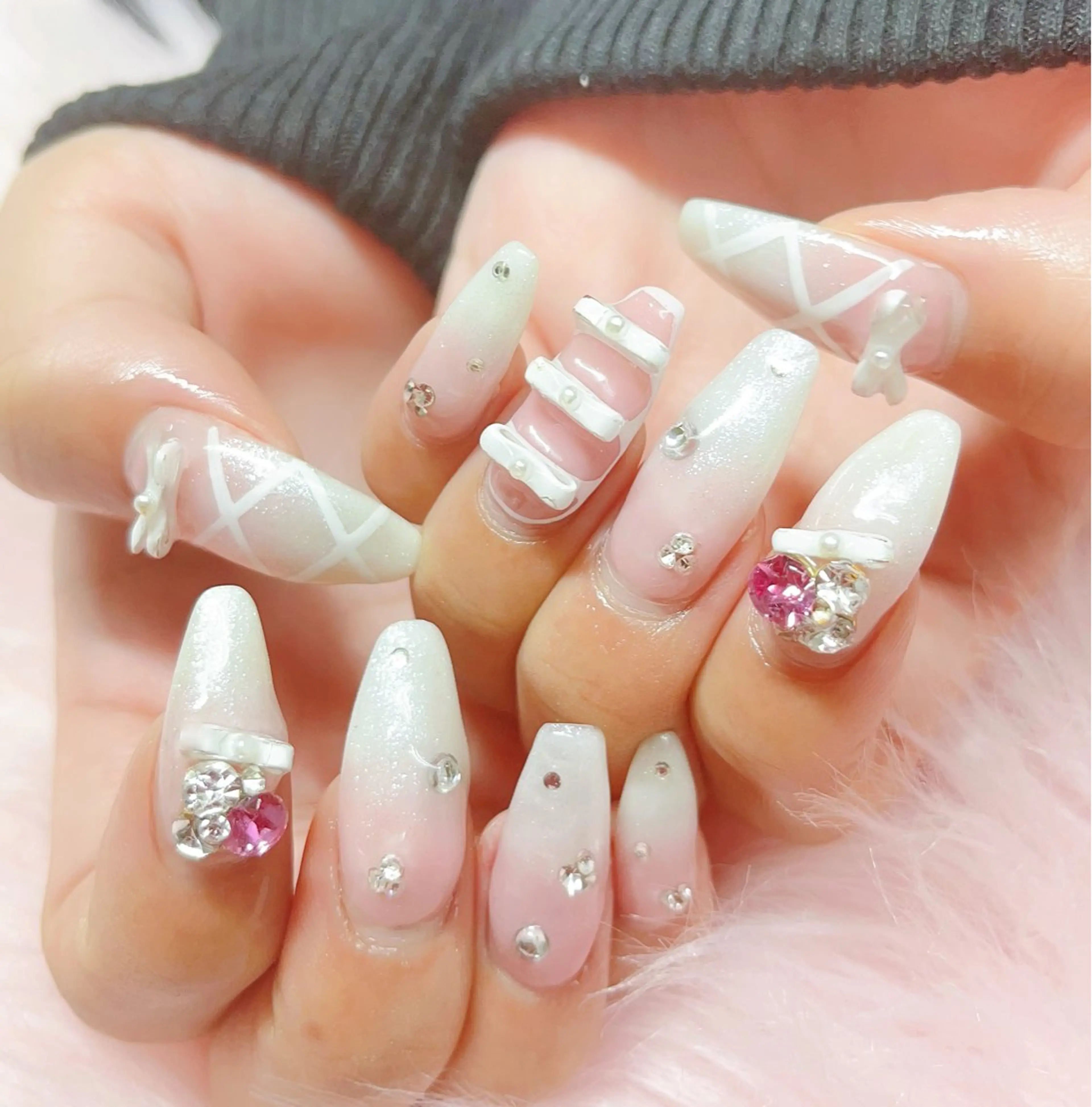 ネイル ハンドネイル MoonNail ユリ🌸のネイルデザイン
