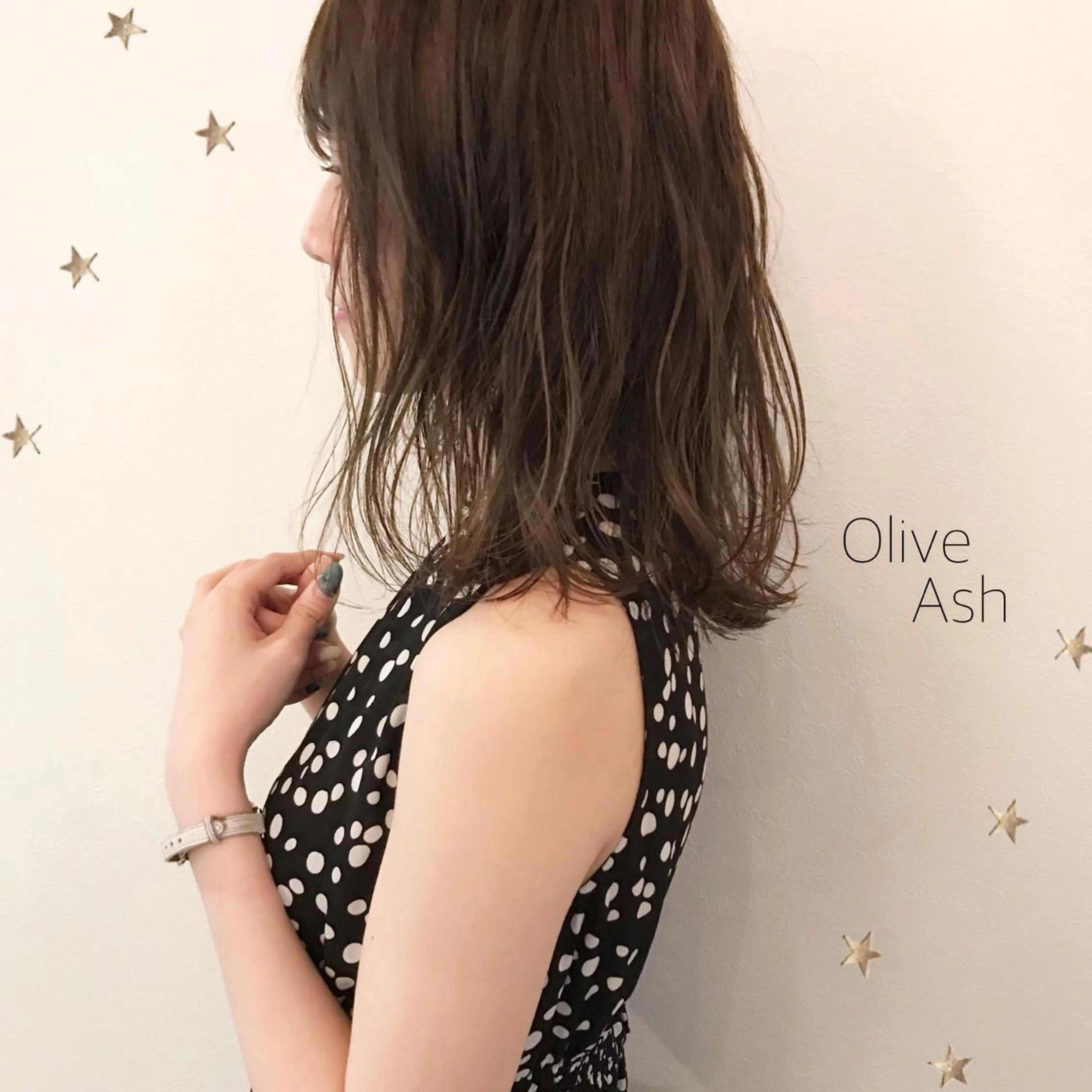 ミディアム カラー 市川 千夏のヘアスタイル