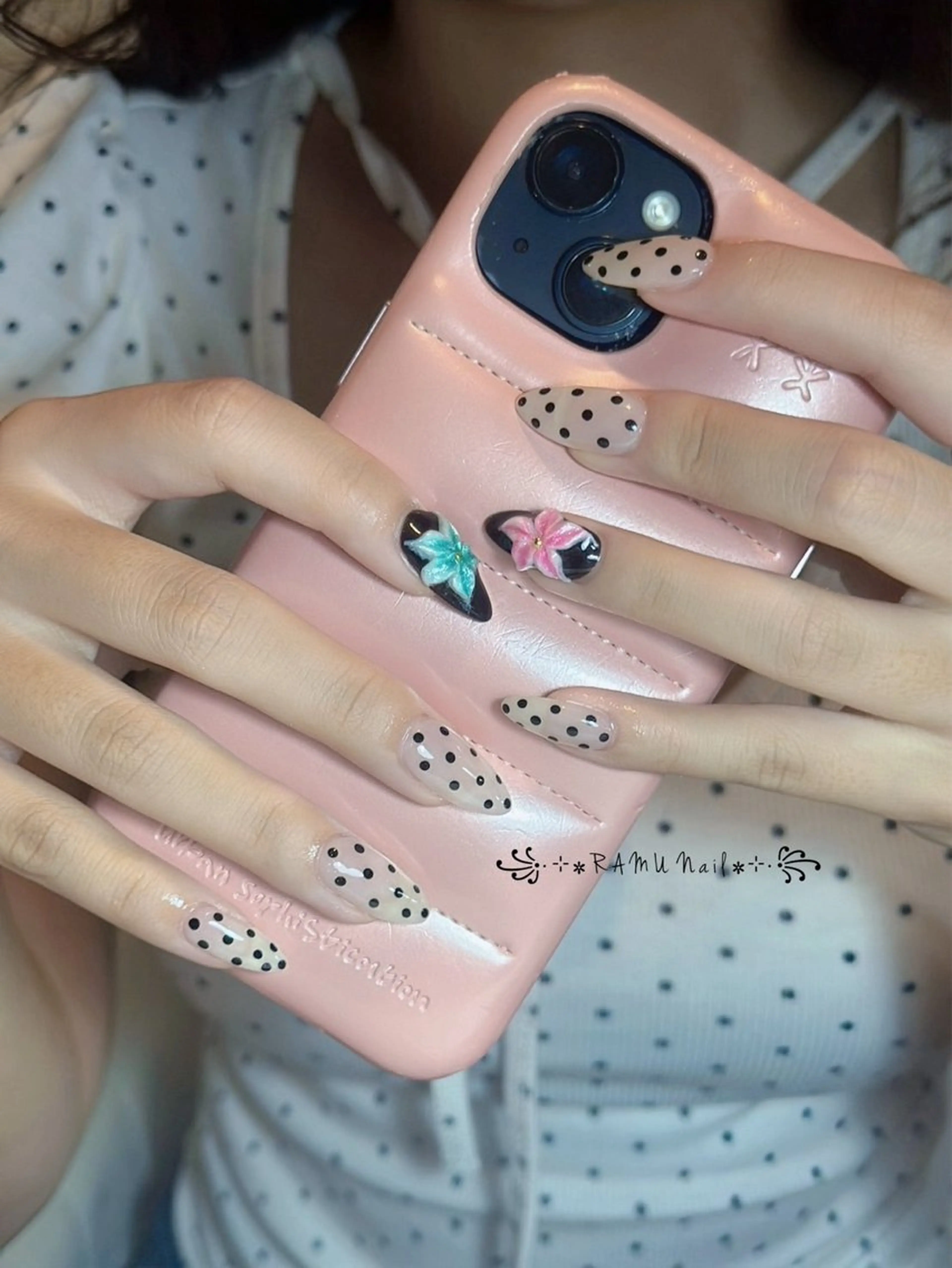 ネイル キラキラネイル マグネットネイル ミラーネイル ピンク ワンホンネイル ハンドネイル RAMU Nail 恵比寿店のネイルデザイン