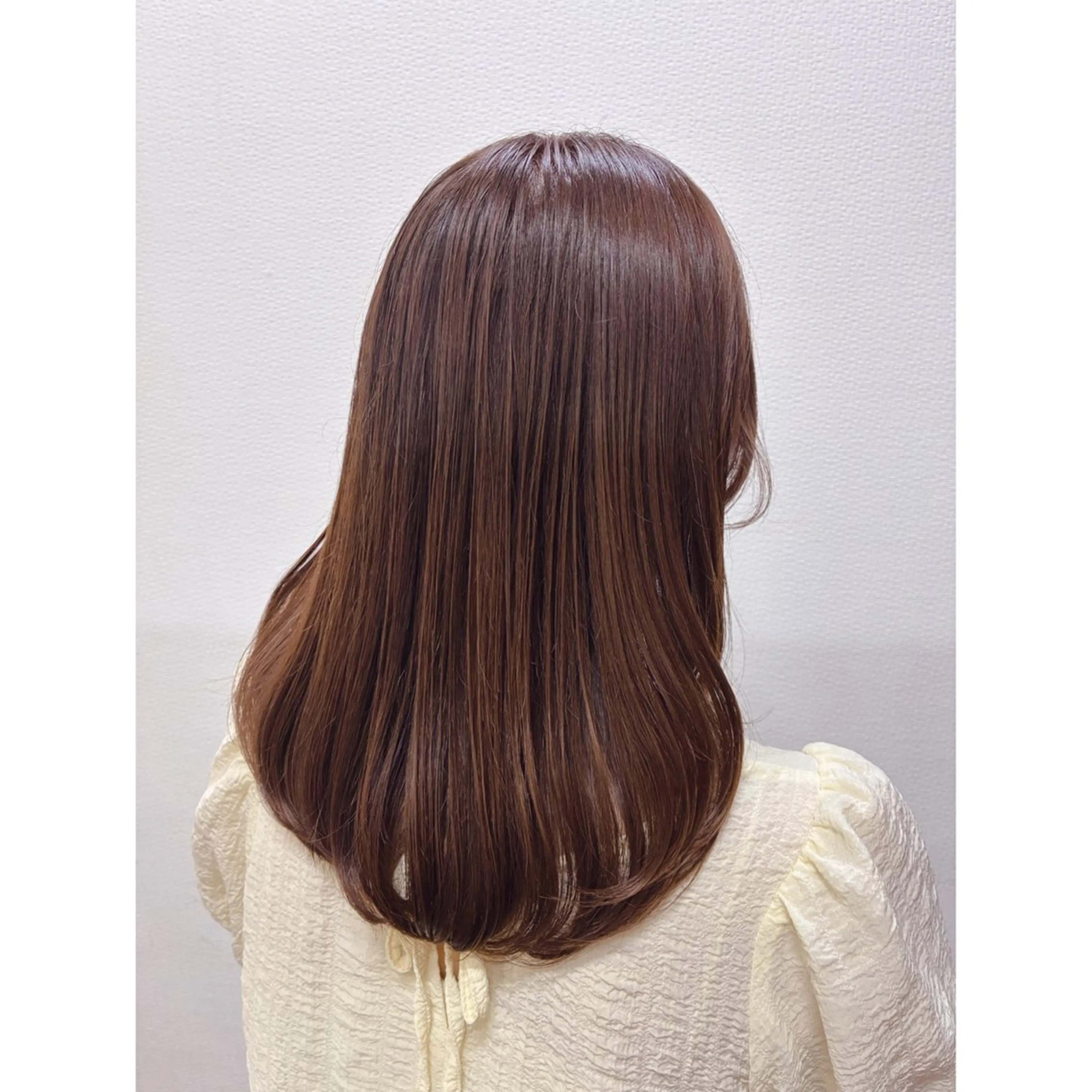 セミロング 🪞Kana｜透明感 カラー × 髪質改善のヘアスタイル