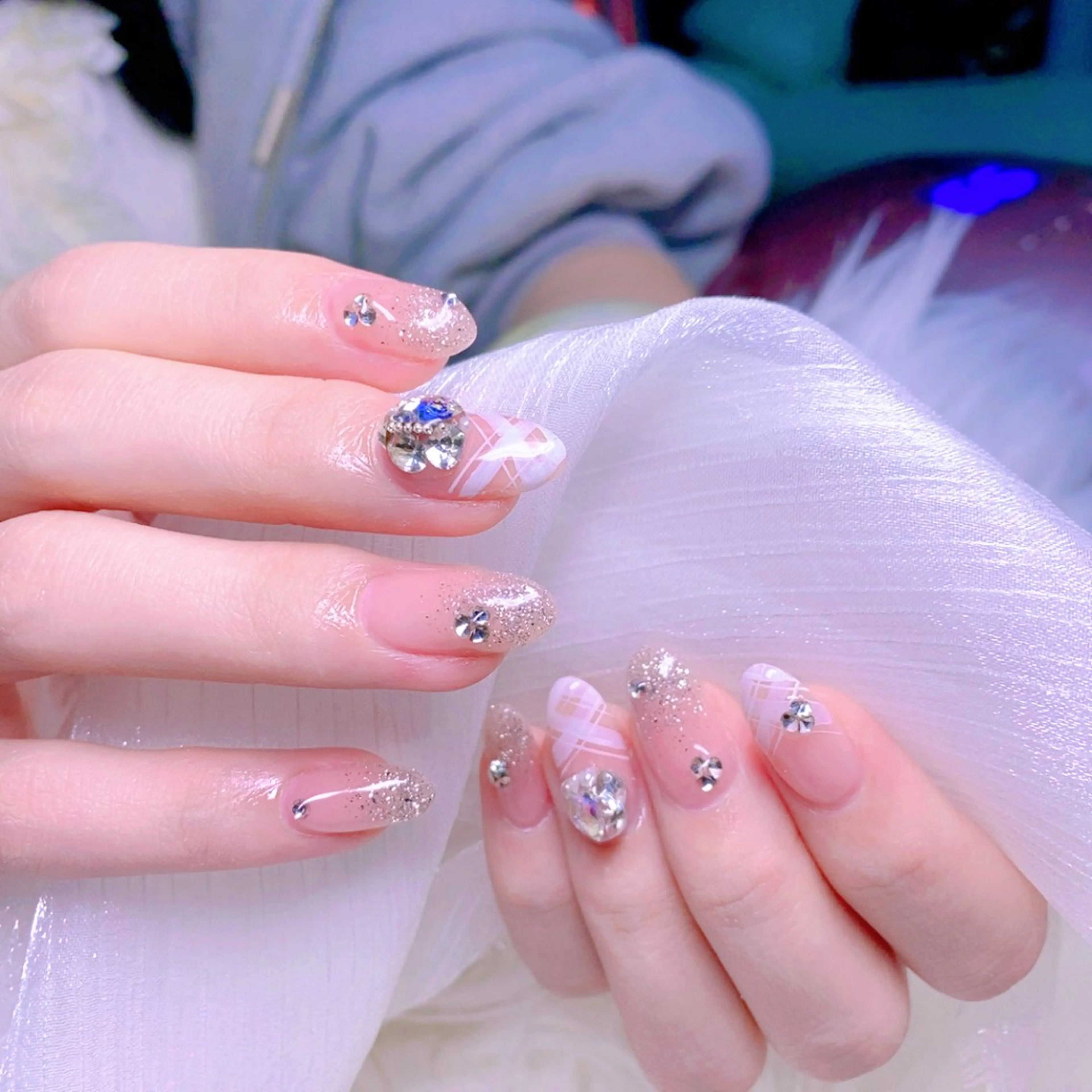 ネイル グラデーション ニュアンスネイル ワンホンネイル 冬ネイル ハンドネイル Nail Yunaのネイルデザイン