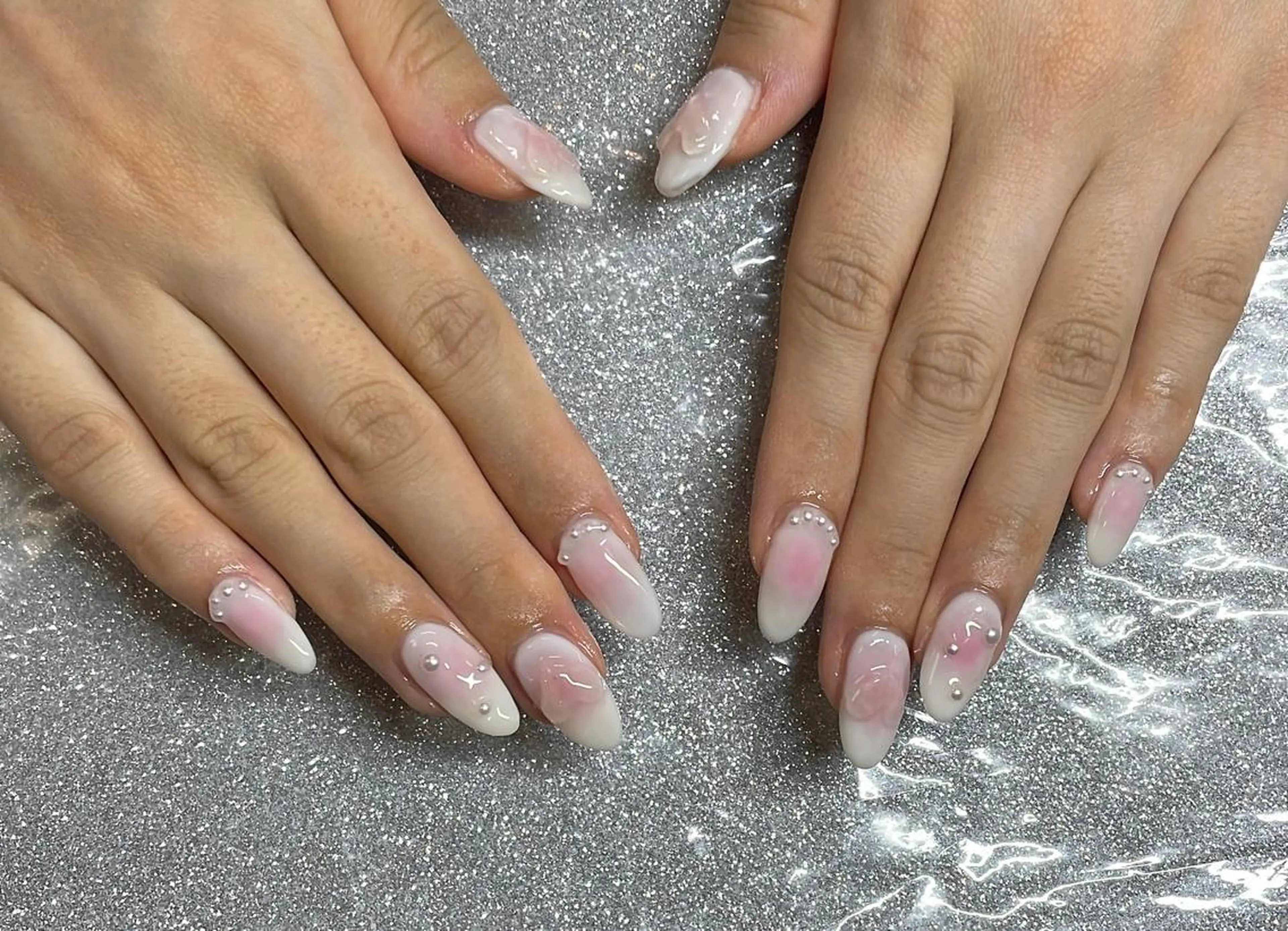 ネイル ハンドネイル VIERU 🌈🎀💖のネイルデザイン