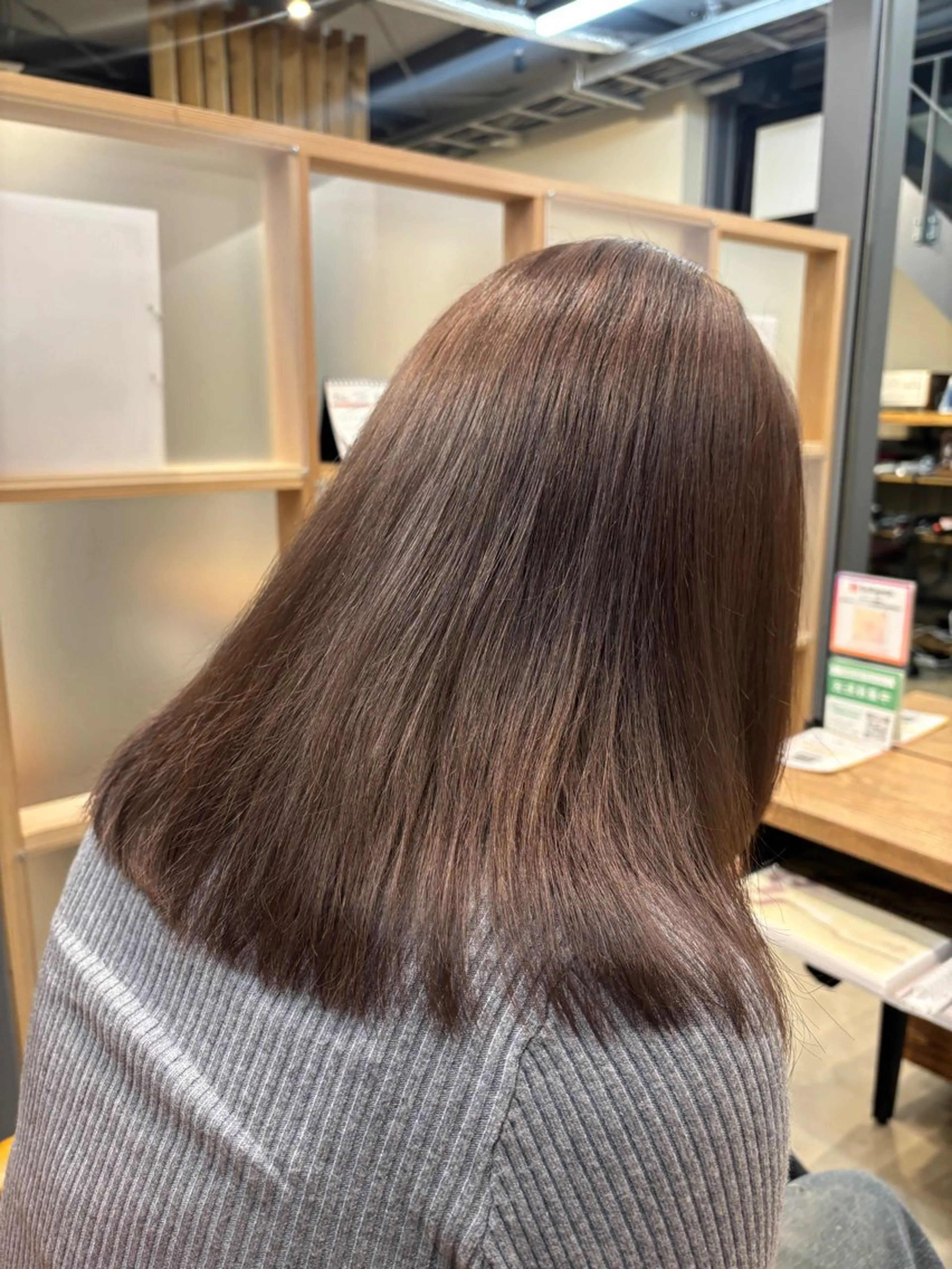 ミディアム カラー ベージュカラー 透明感カラー ユウリ YURIのヘアスタイル