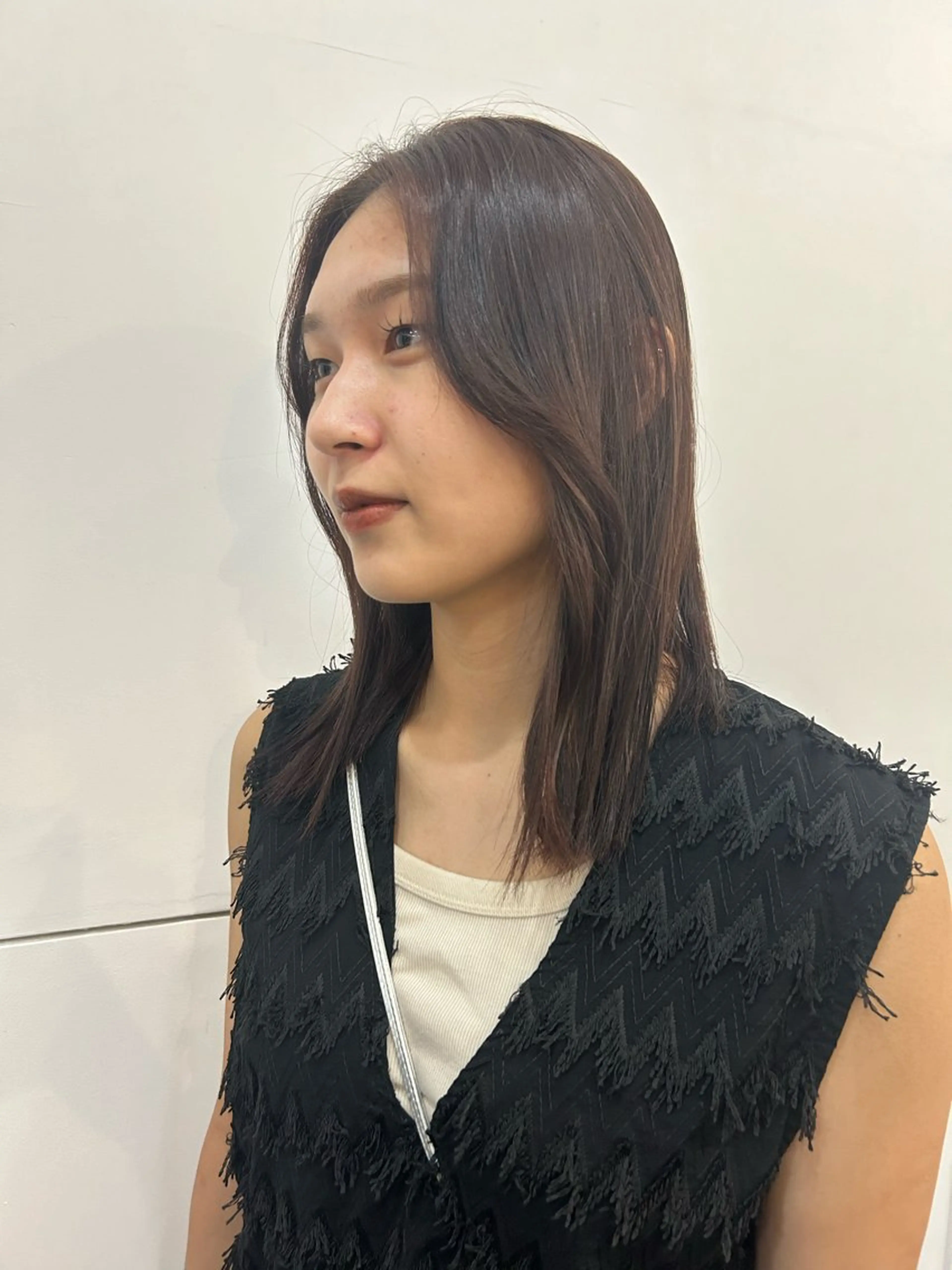 ミディアム カラー 宮前 芽衣のヘアスタイル