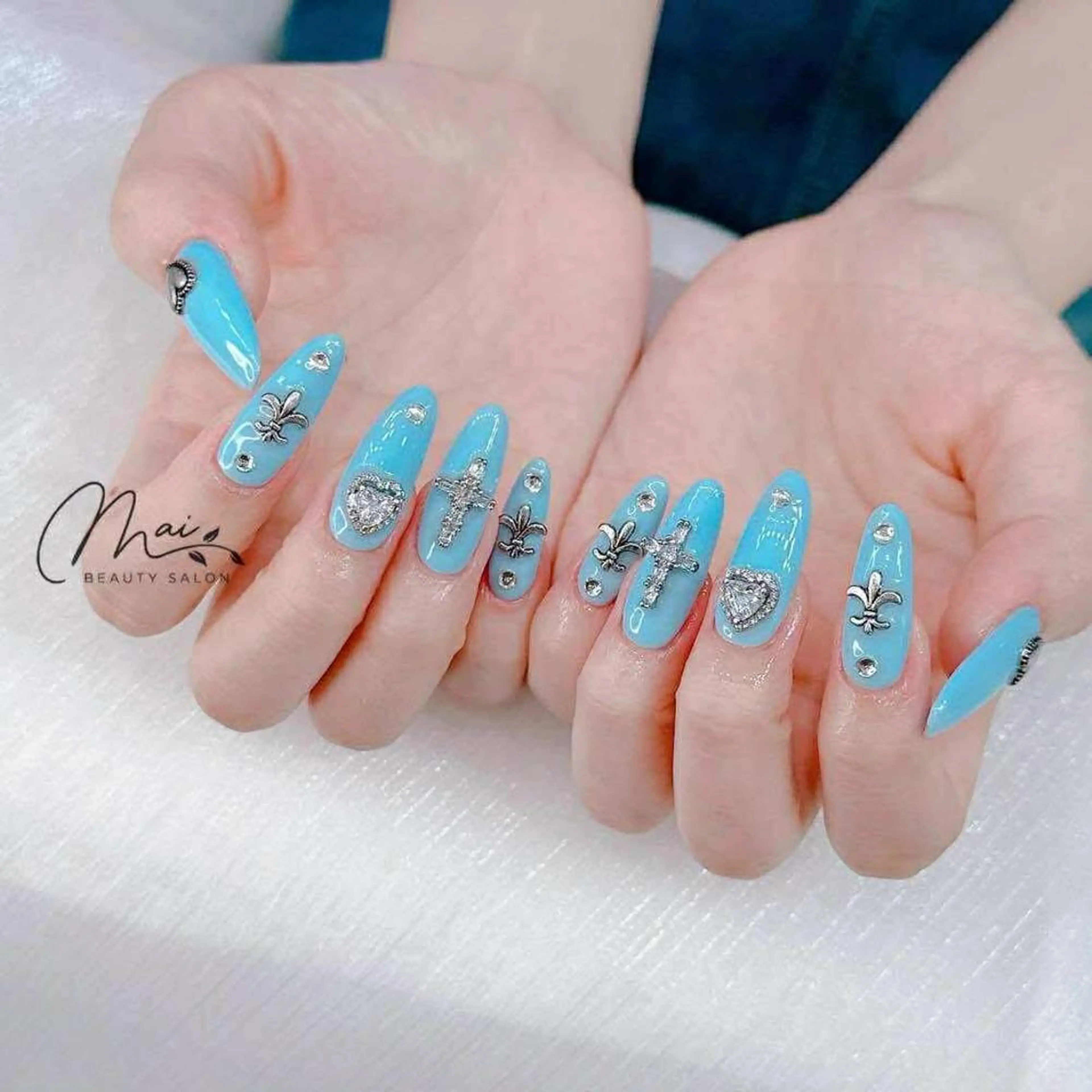 ネイル オーロラネイル チークネイル 長さ出し フラッシュネイル フットネイル MaiBeauty To  Toのネイルデザイン