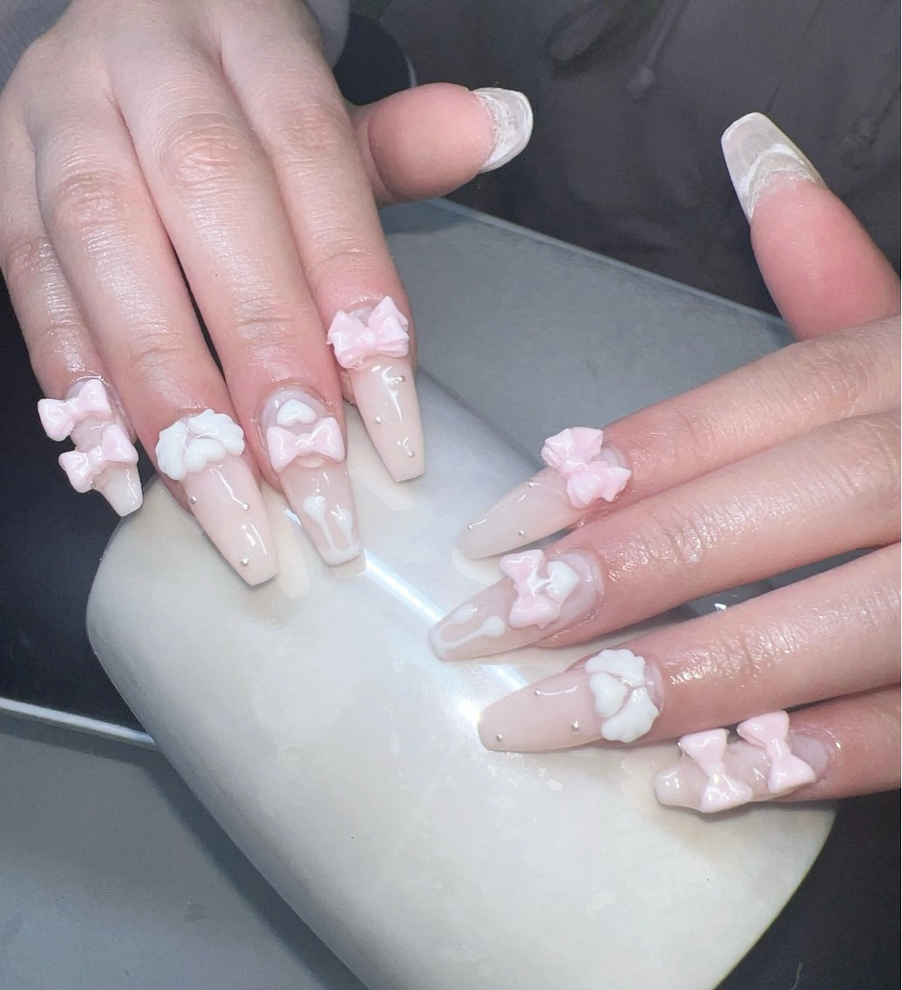 ネイル オーロラネイル チークネイル 長さ出し フットネイル フレンチネイル Lee Nailsのネイルデザイン