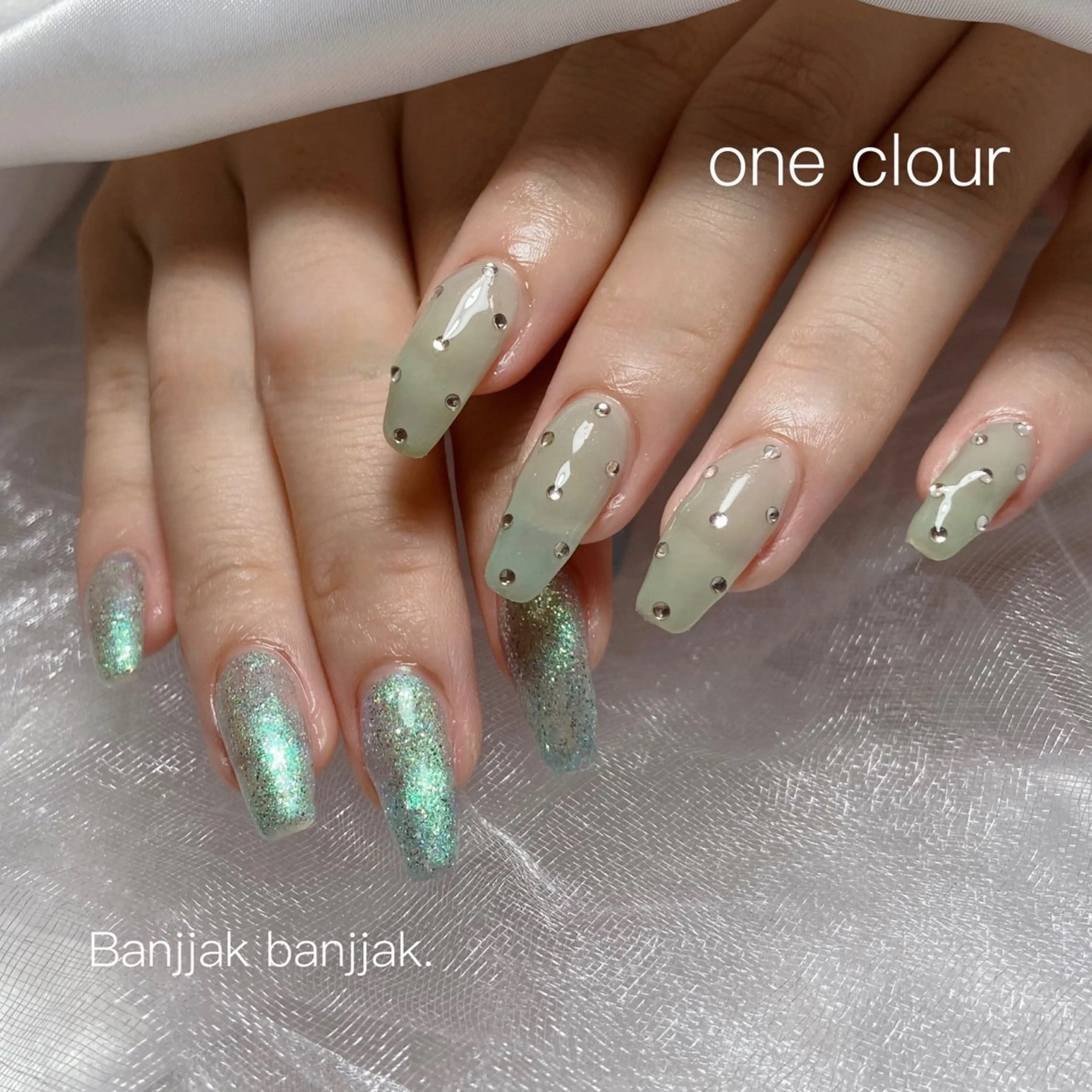 ネイル ストーンネイル パンチャパンチャ ネイルサロンのネイルデザイン