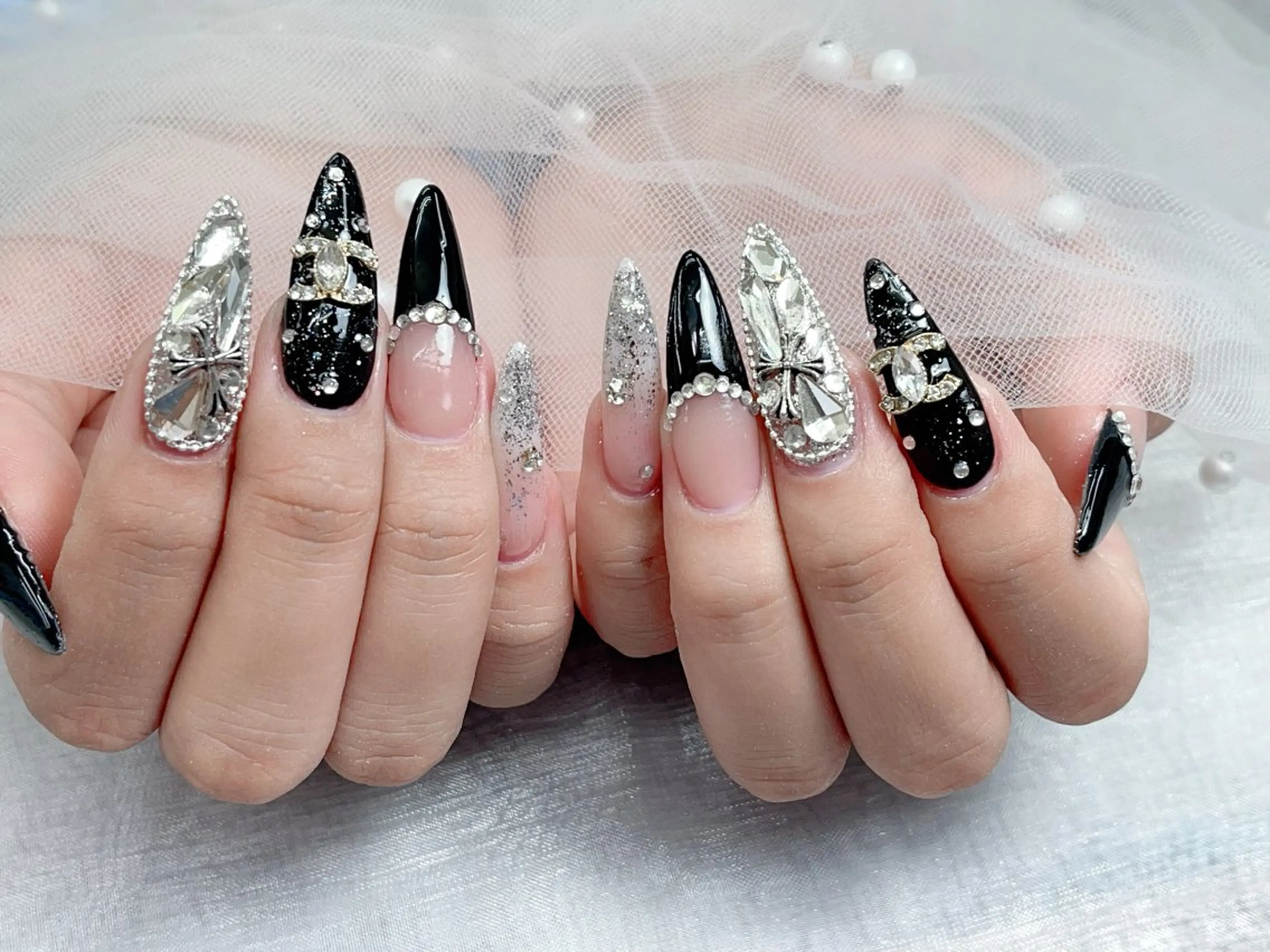 メンズ ネイル メンズ韓国風 アートネイル フレンチネイル ジェルネイル キラキラネイル ハンドネイル Bloom スカルプ専門店のネイルデザイン