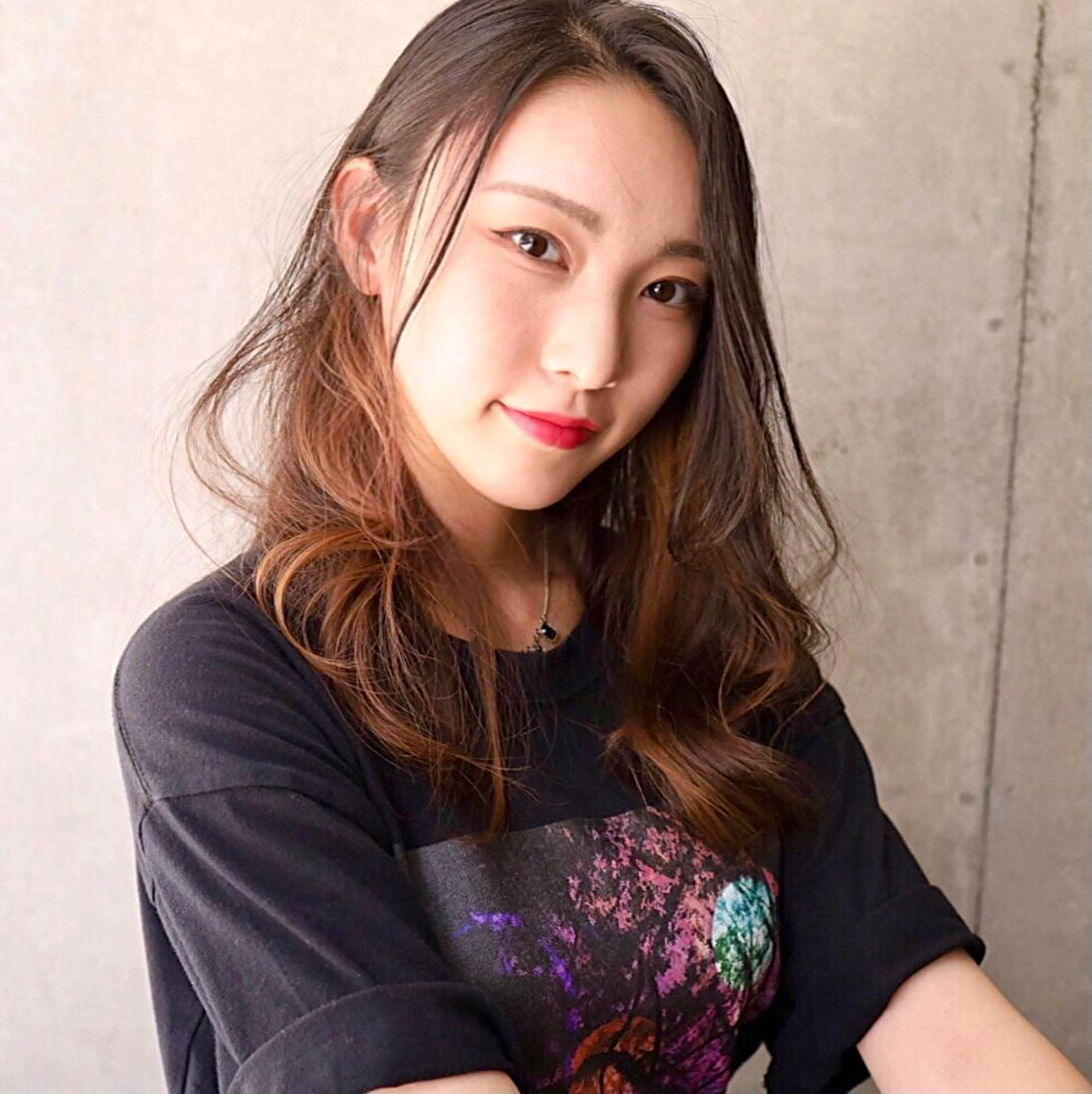 セミロング カラー パーマ ヘアアレンジ ⭐️𝑭𝑰𝑳𝑴𝑶𝑹𝑴𝑨𝑳𝑬⭐️【フィルモルメール】所属・トレンドヘア🩶 艶髪🩶yoshiのヘアスタイル