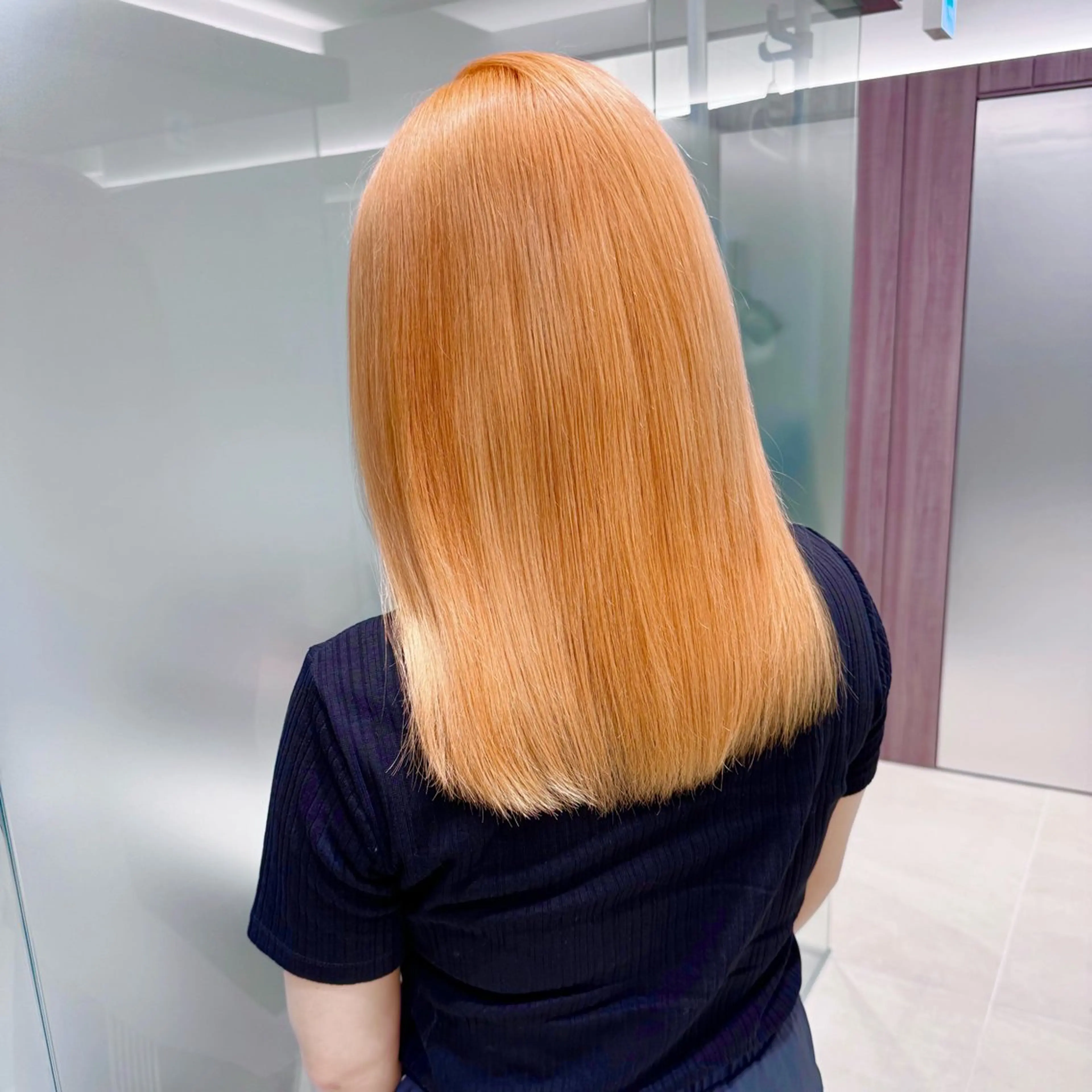 ミディアム カラー ブリーチ オレンジ カット ヘアカラー トリートメント 癖毛救済✂️ボブ /髪質改善ストレートのヘアスタイル