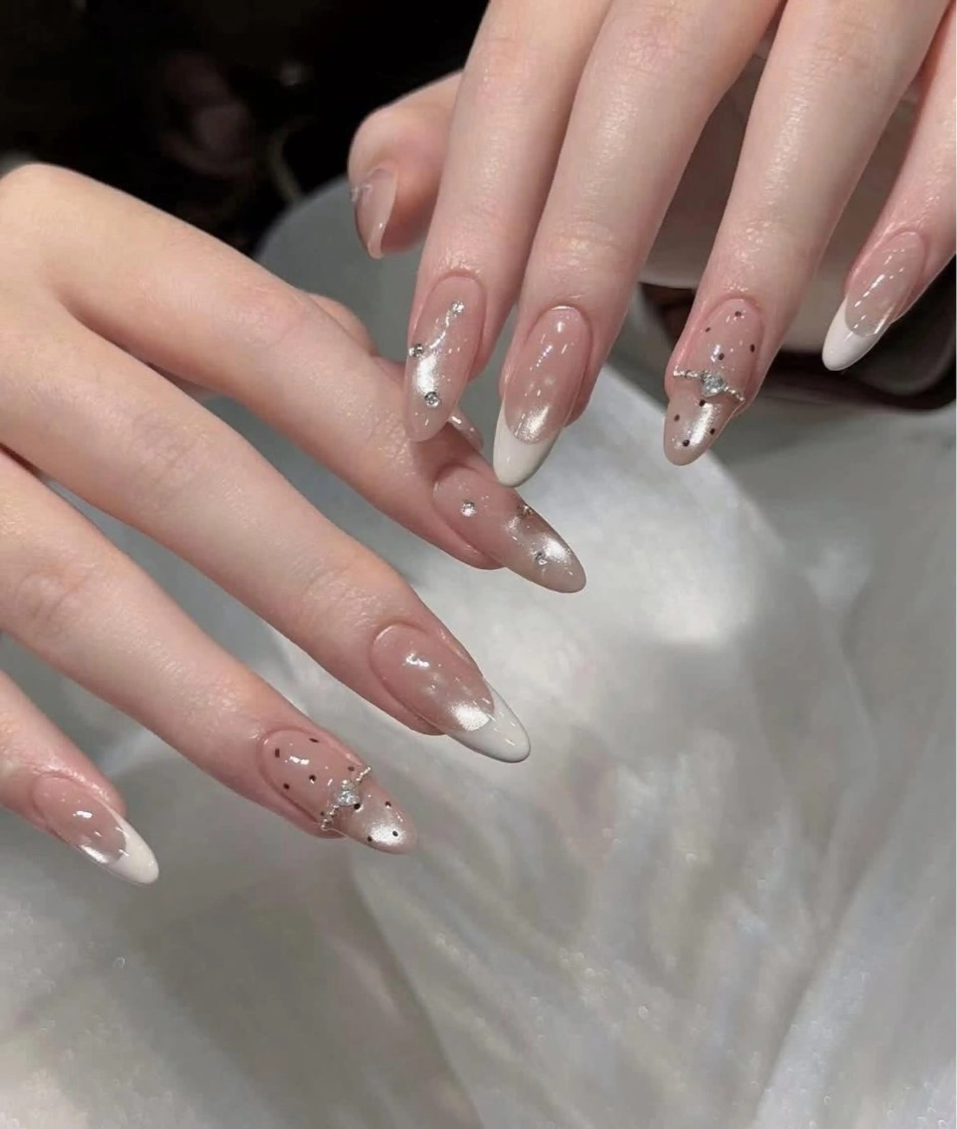 ネイル 🪷Mi.o あいちゃん🐝のネイルデザイン