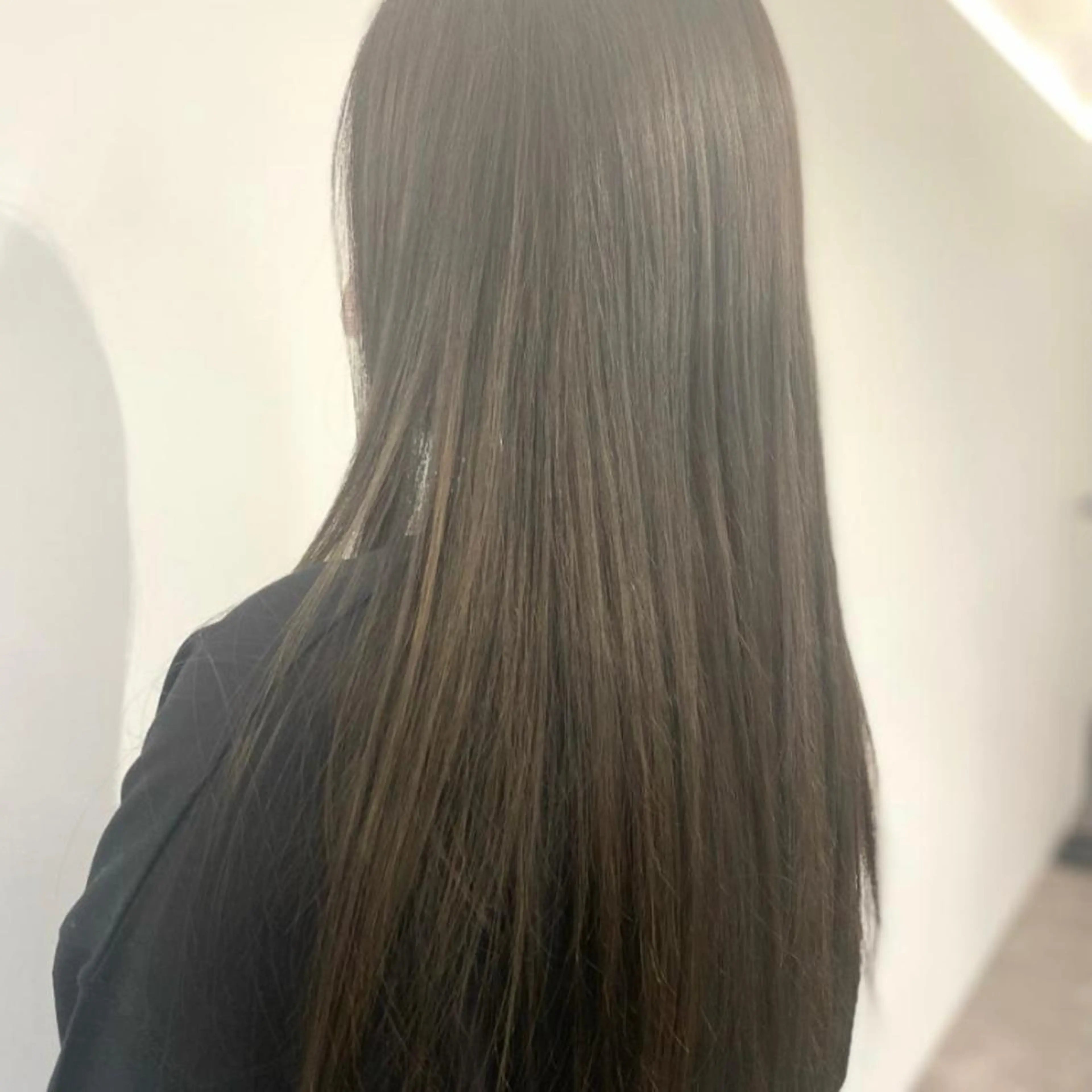 カラー ブリーチ グレージュ ヘアカラー トリートメント 🫧カラー＆エクステ 専門🤍松下🫧のヘアスタイル