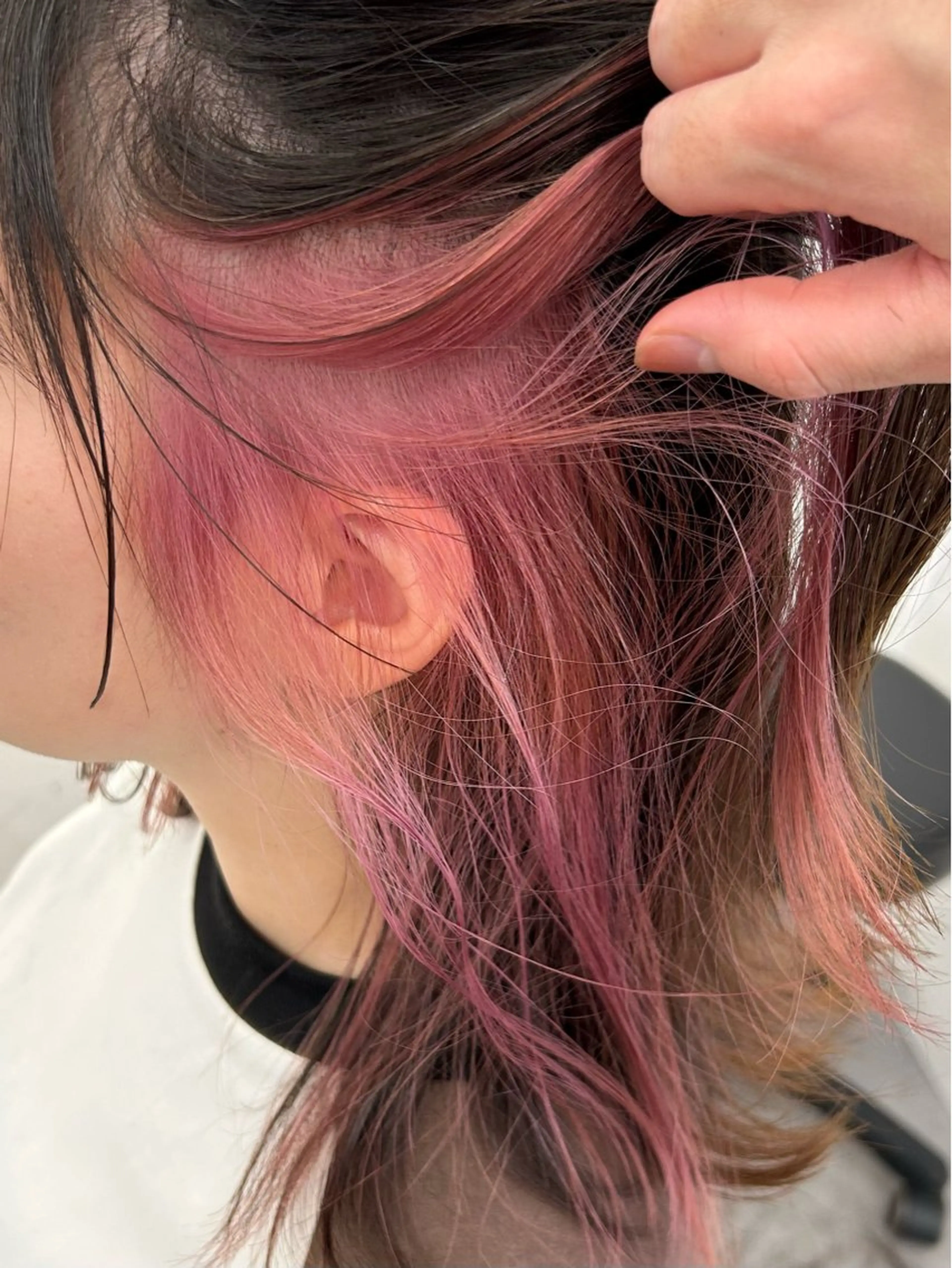 ミディアム カラー インナーカラー ピンクカラー ボブ カット ヘアカラー トリートメント 池袋/レイヤー/ 顔まわり/taigaのヘアスタイル